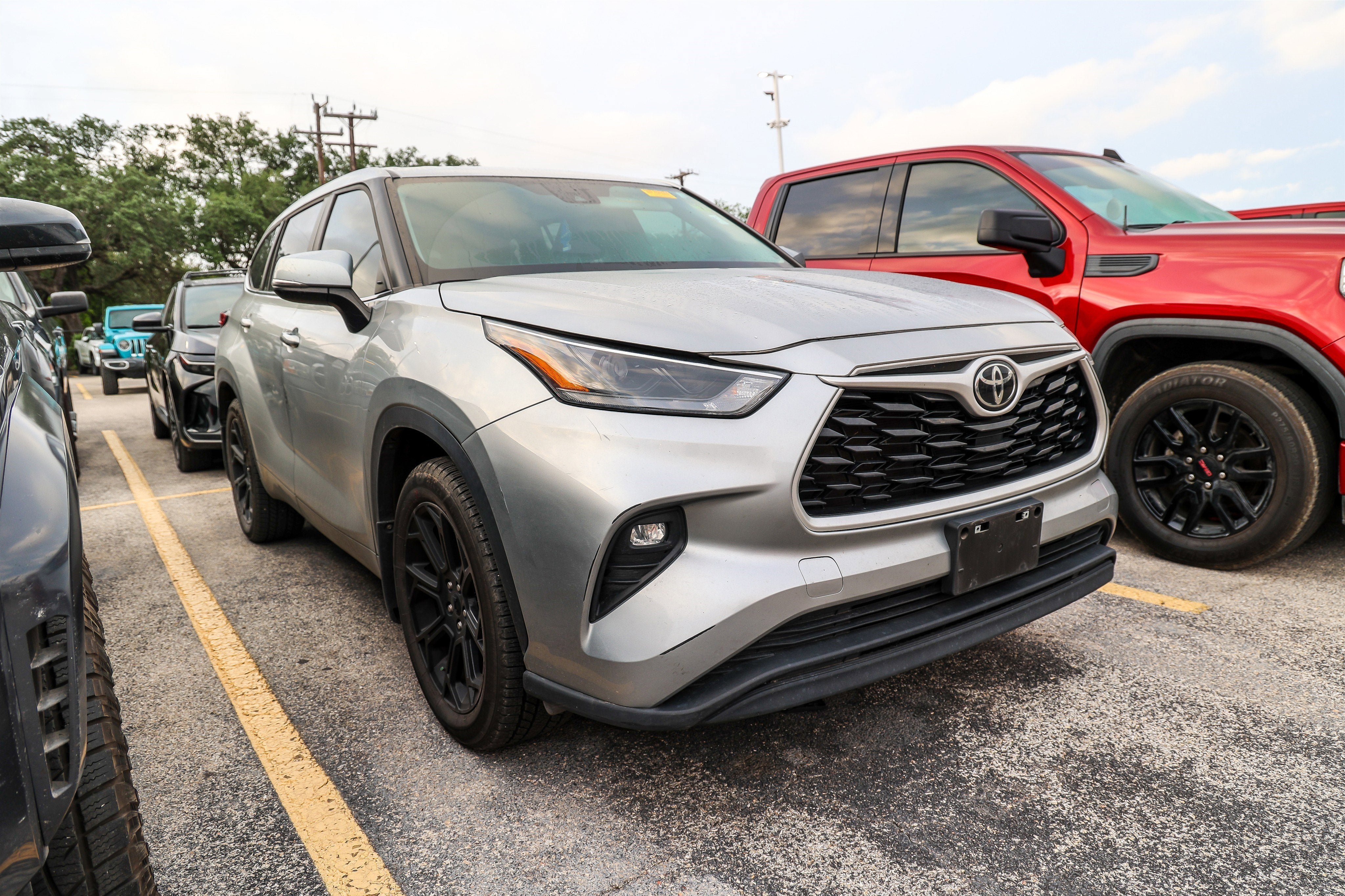 2023 Toyota Highlander LE