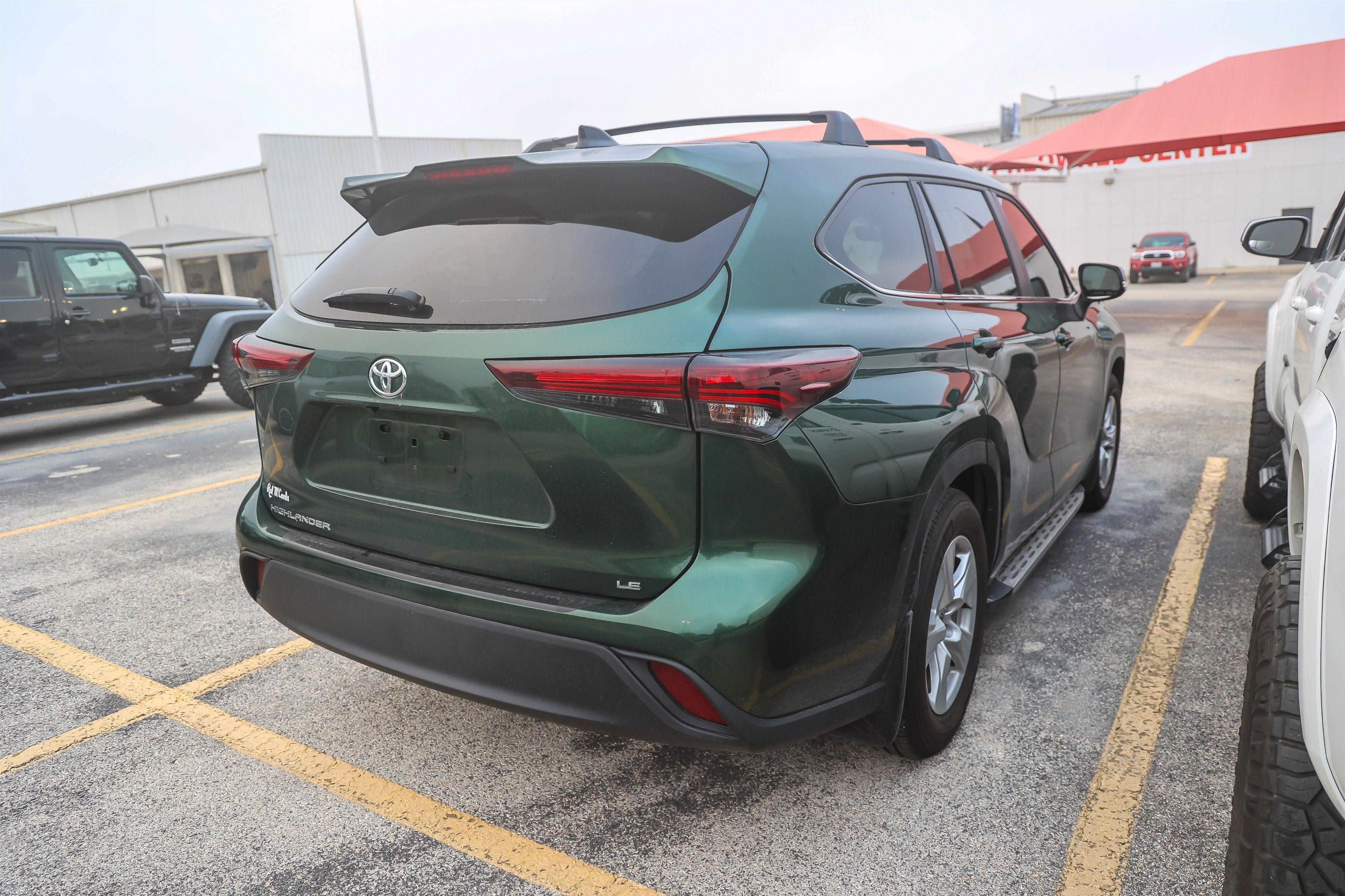 2025 Toyota Highlander LE