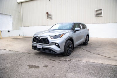 2024 Toyota HIGHLANDER LE