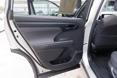 2024 Toyota HIGHLANDER LE