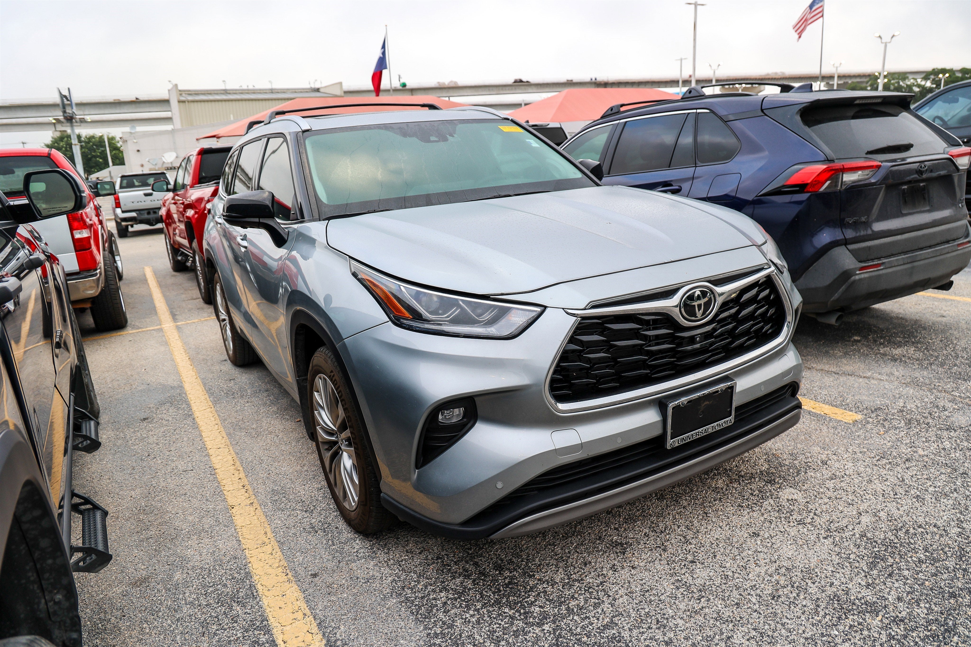 2025 Toyota Highlander Platinum