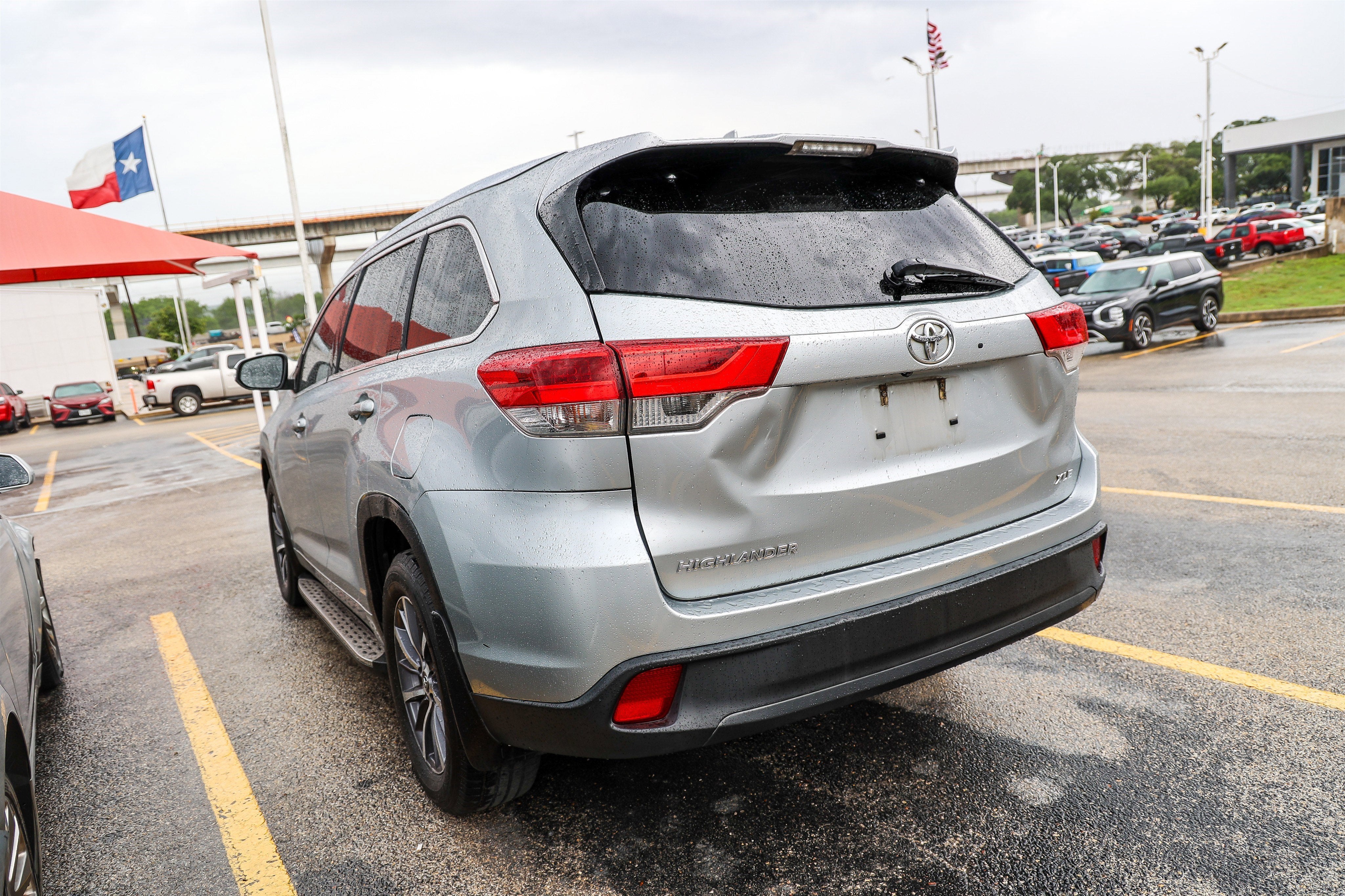 2017 Toyota Highlander SE
