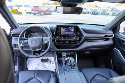 2022 Toyota Highlander XSE