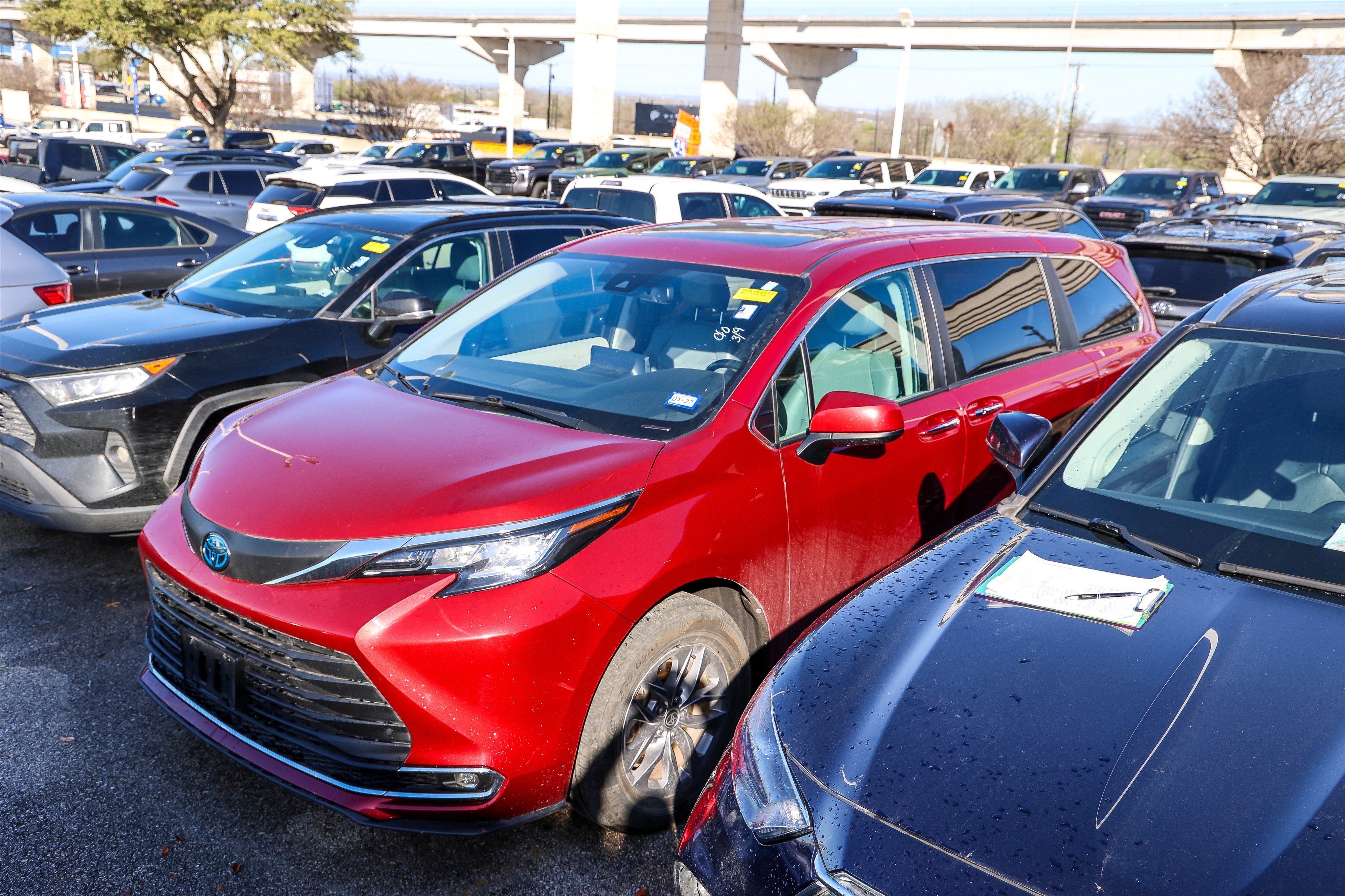 2022 Toyota SIENNA XLE XLE