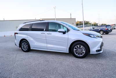 2026 Toyota Sienna XLE