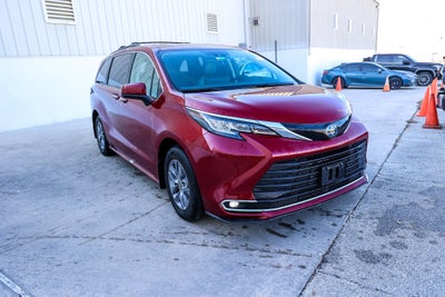 2022 Toyota SIENNA XLE XLE