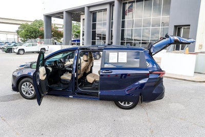 2024 Toyota Sienna XLE