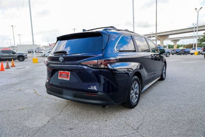2024 Toyota Sienna XLE