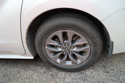 2025 Toyota Sienna XLE