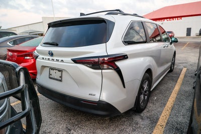 2025 Toyota Sienna XLE