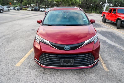 2021 Toyota Sienna XLE