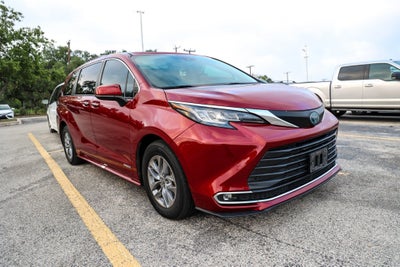 2021 Toyota Sienna XLE