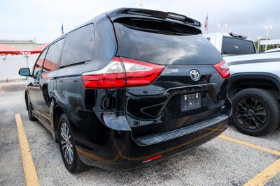 2019 Toyota SIENNA XLE 3.5L XLE