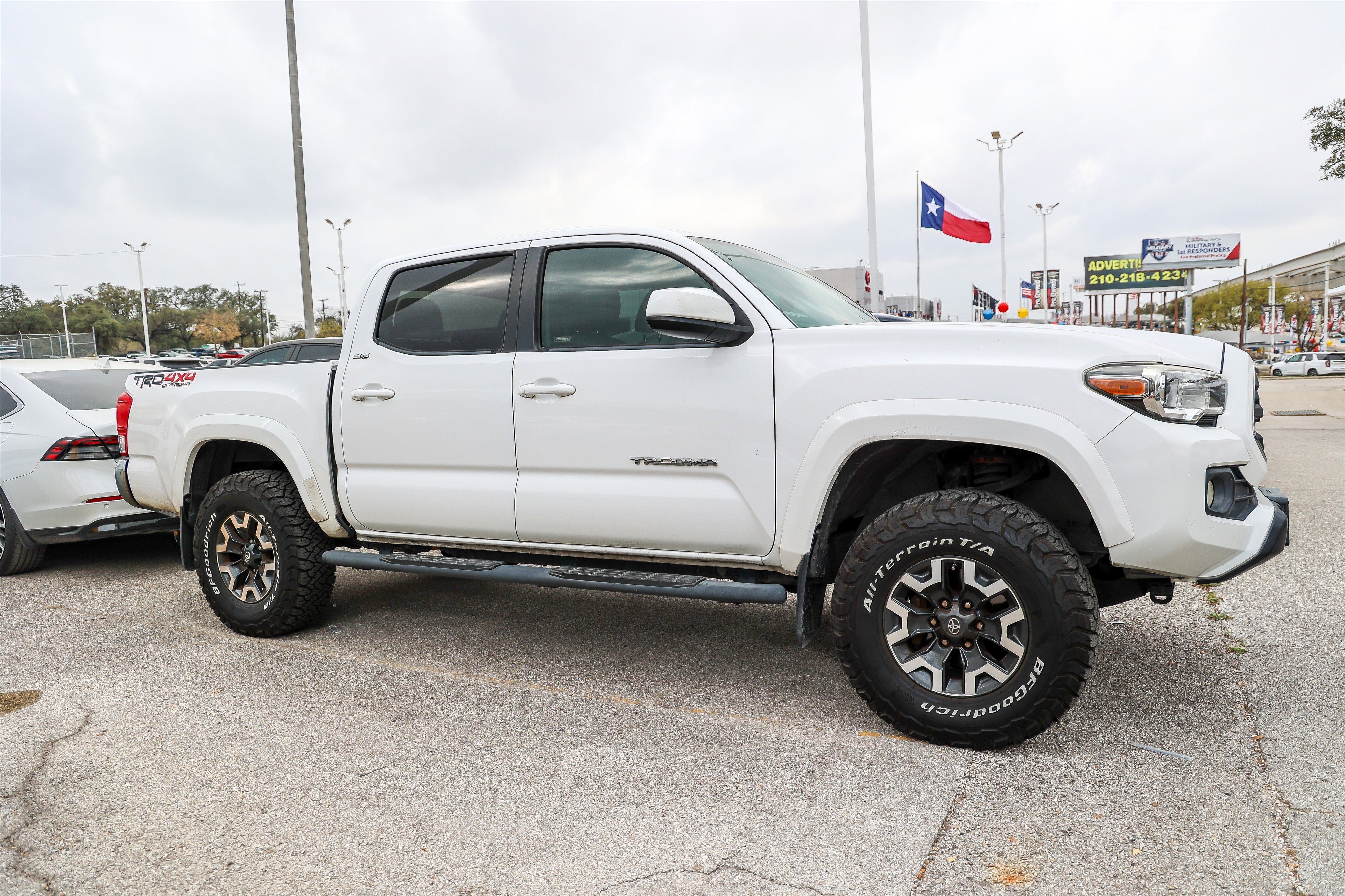 2017 Toyota TACOMA SR5 TRD Sport