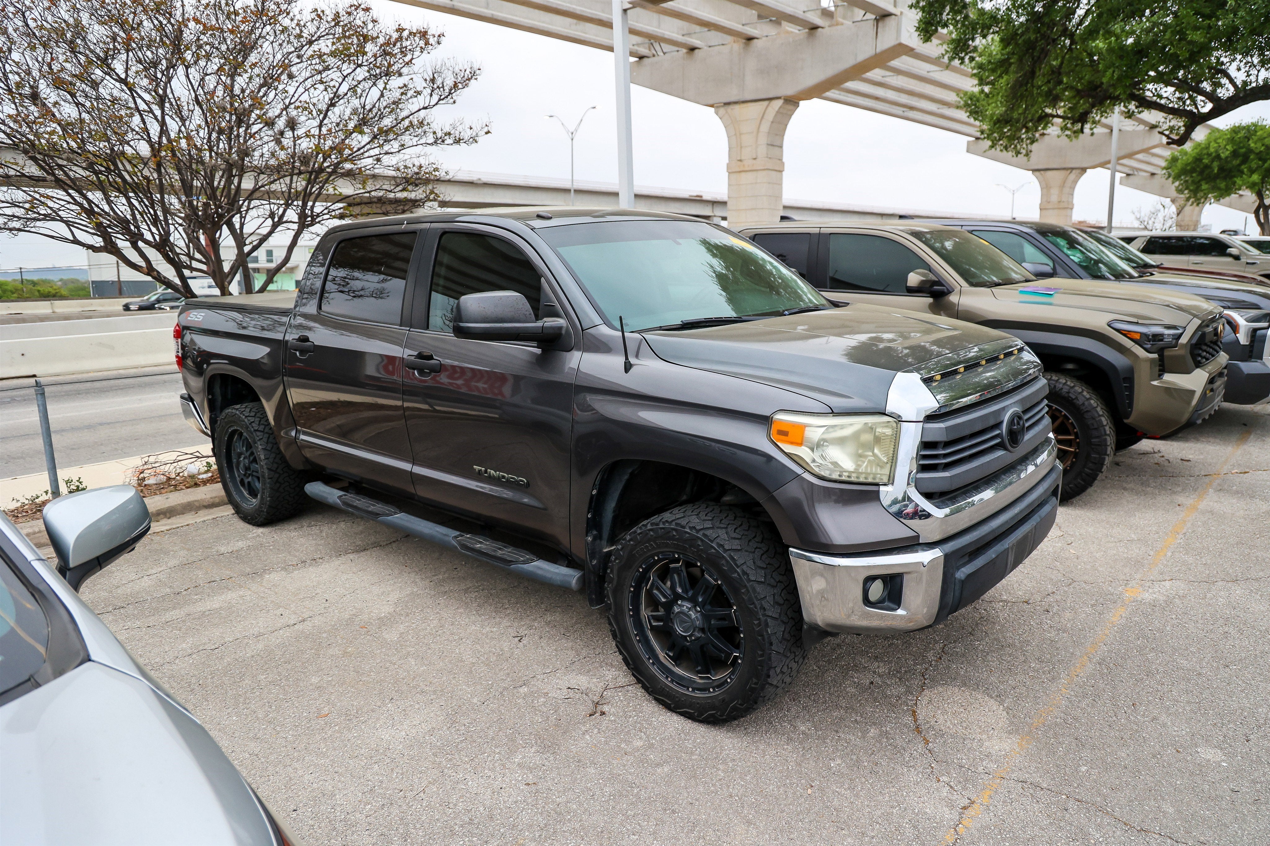 2014 Toyota Tundra 2WD Truck SR5