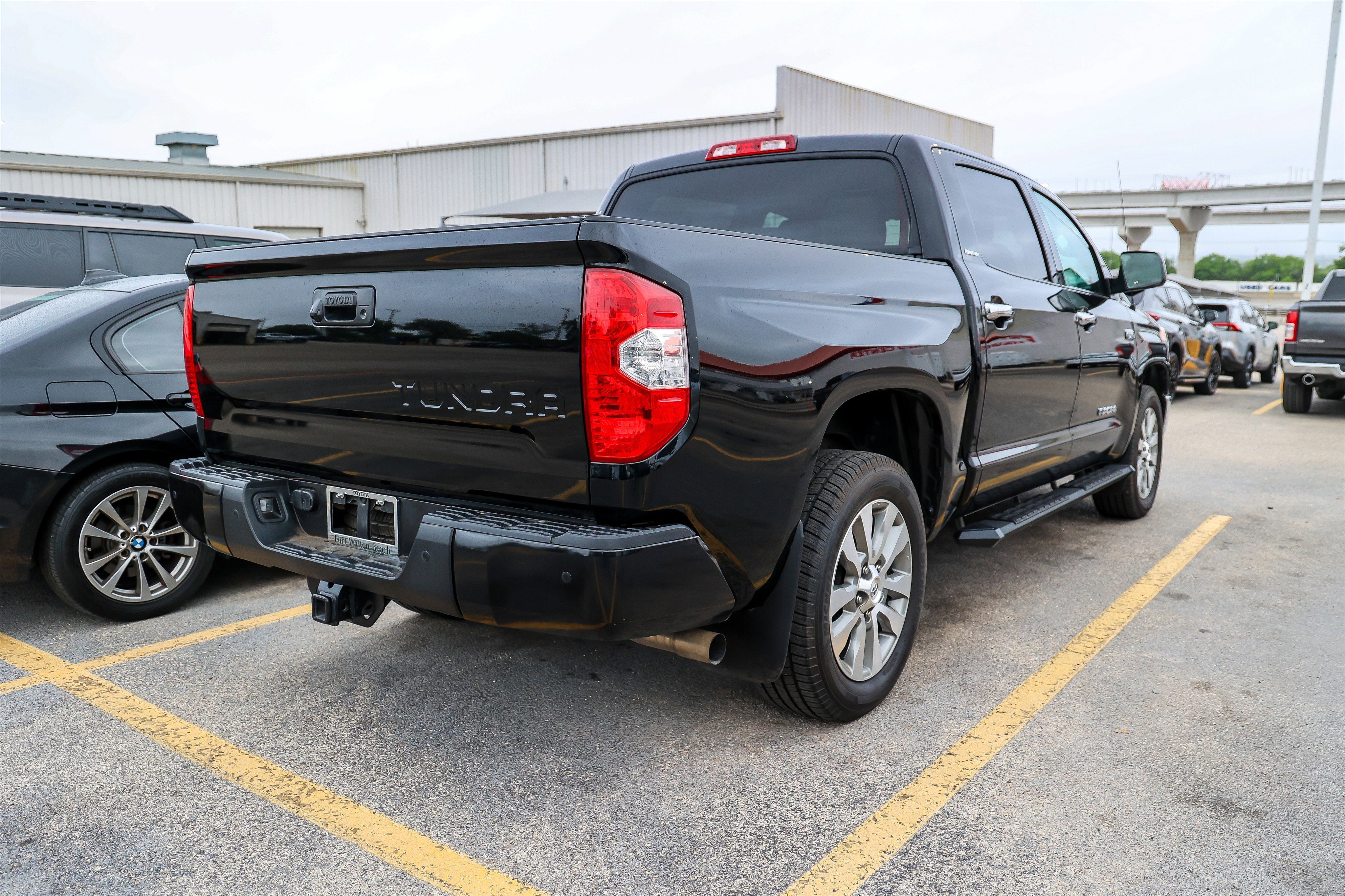 2017 Toyota TUNDRA 4X2 Limited