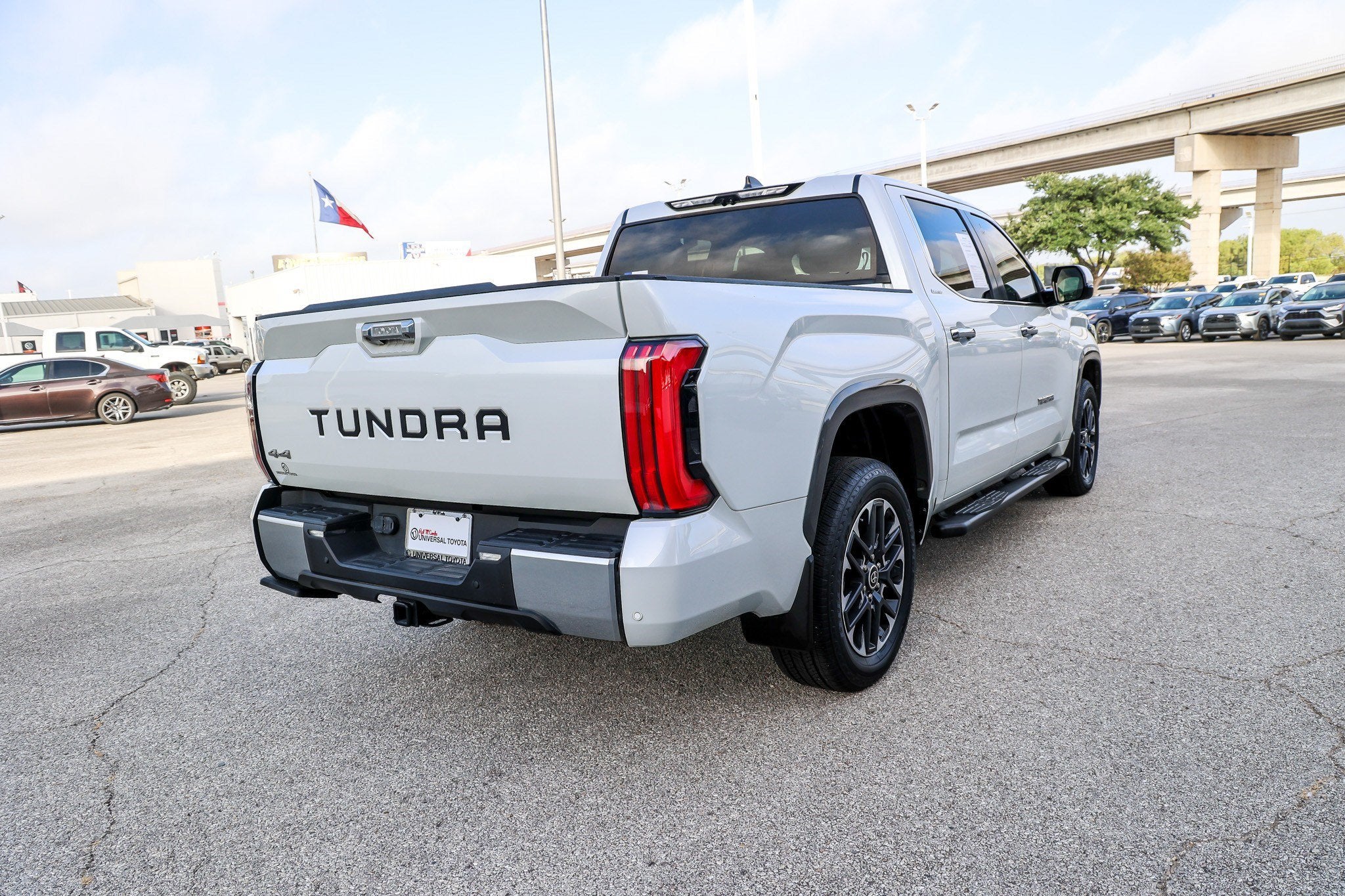 2024 Toyota Tundra i-FORCE MAX Limited Hybrid