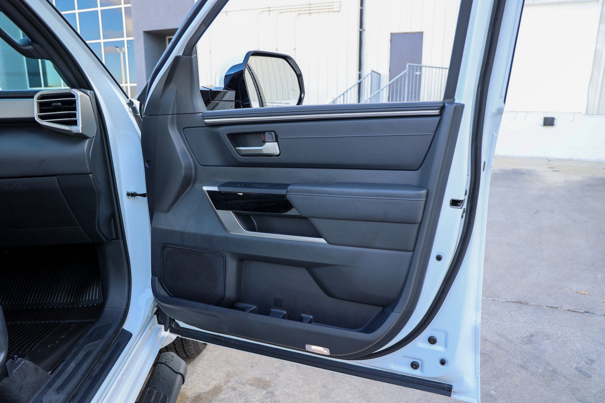 2025 Toyota TUNDRA HV 4X4 Limited Hybrid