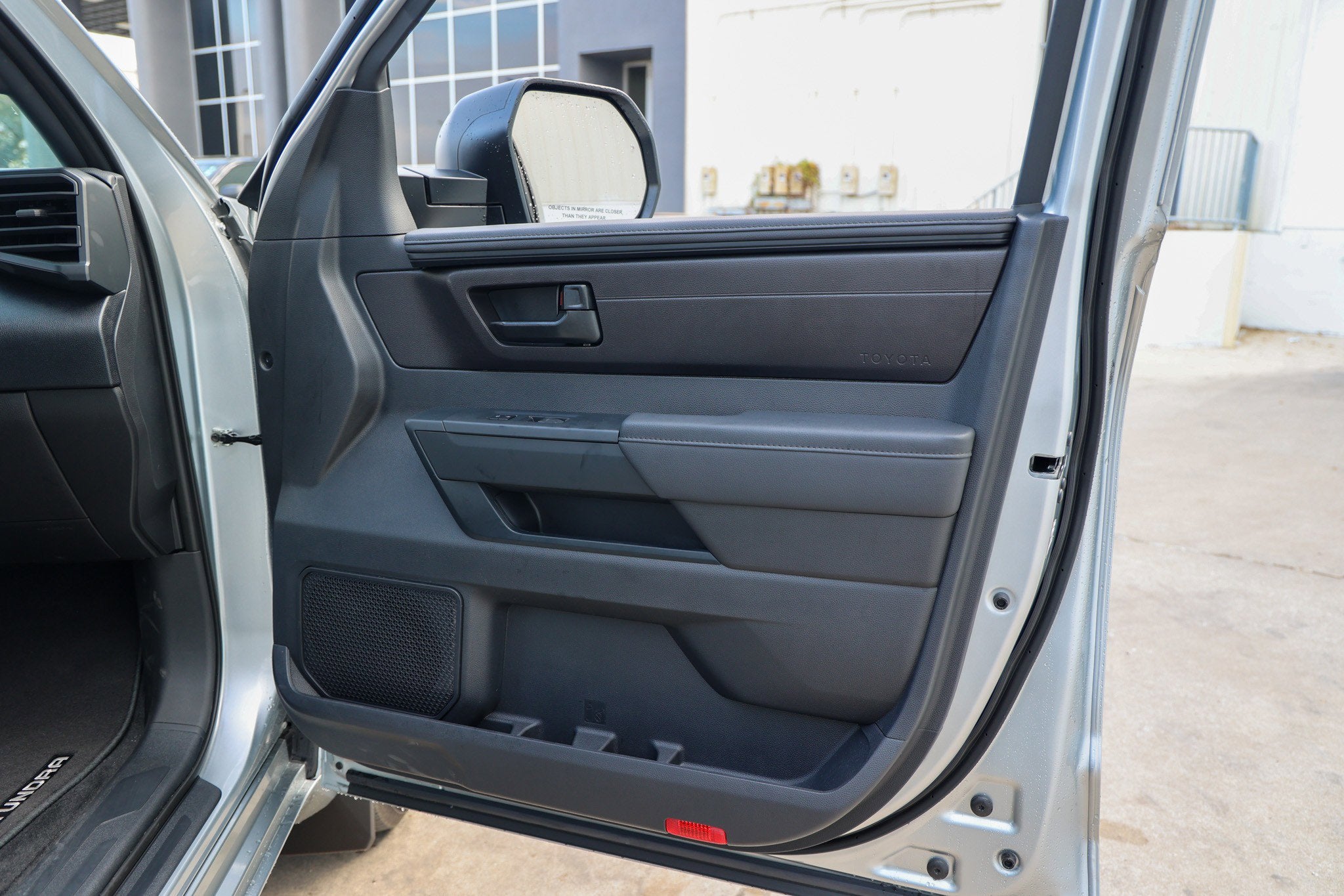 2026 Toyota TUNDRA 4X2 SR