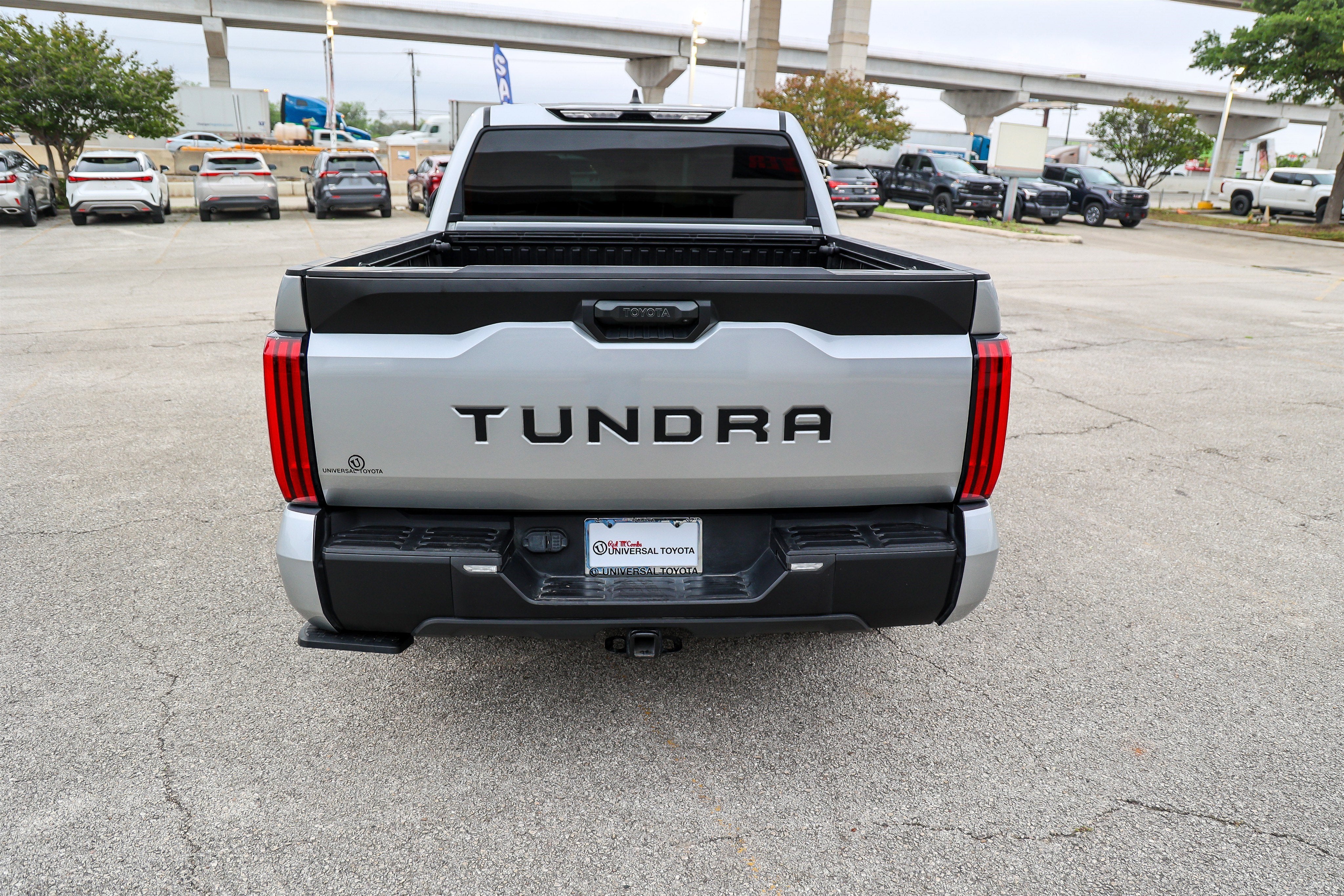 2024 Toyota TUNDRA 4X2 SR5
