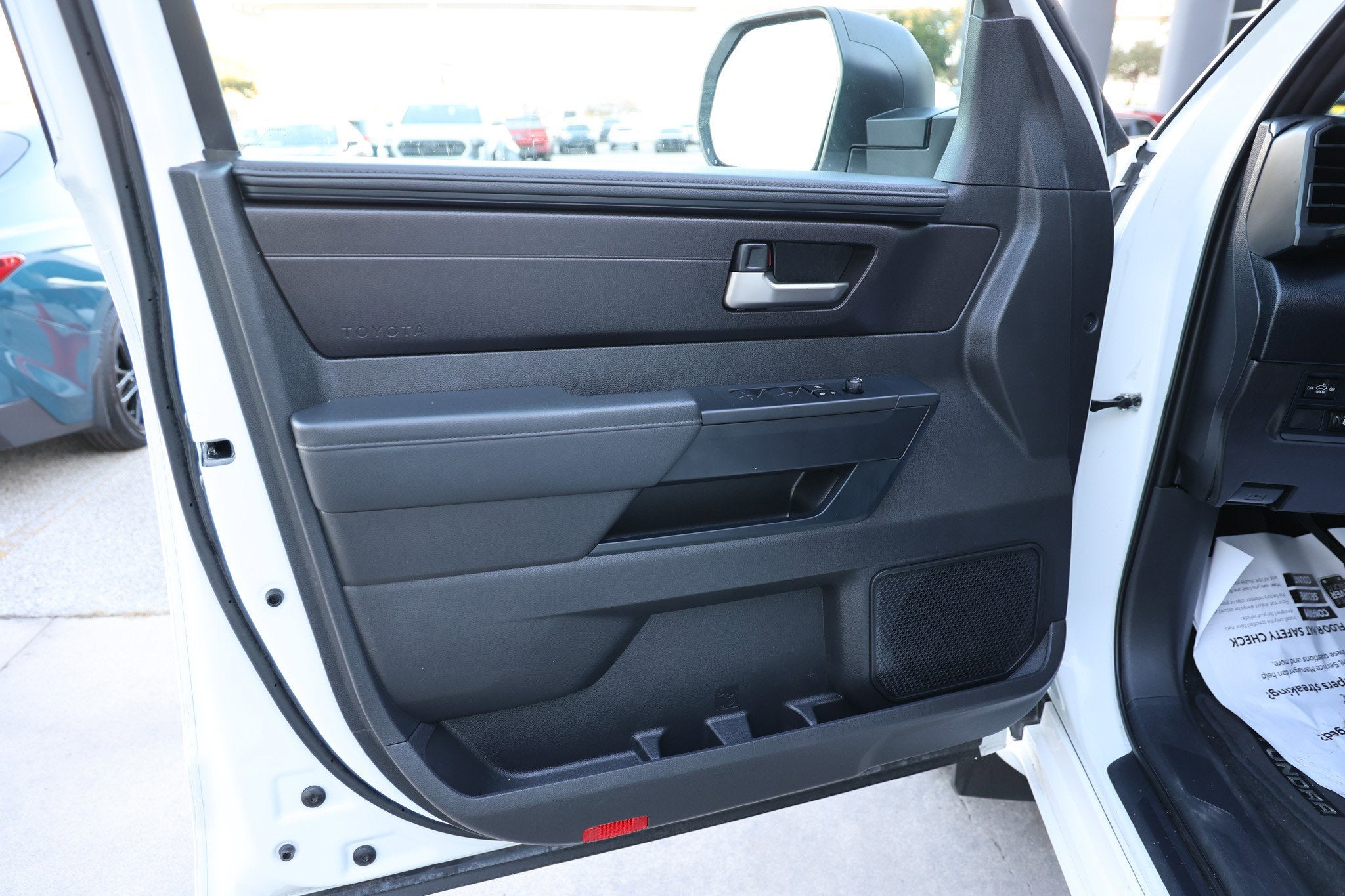 2025 Toyota TUNDRA 4X2 SR5