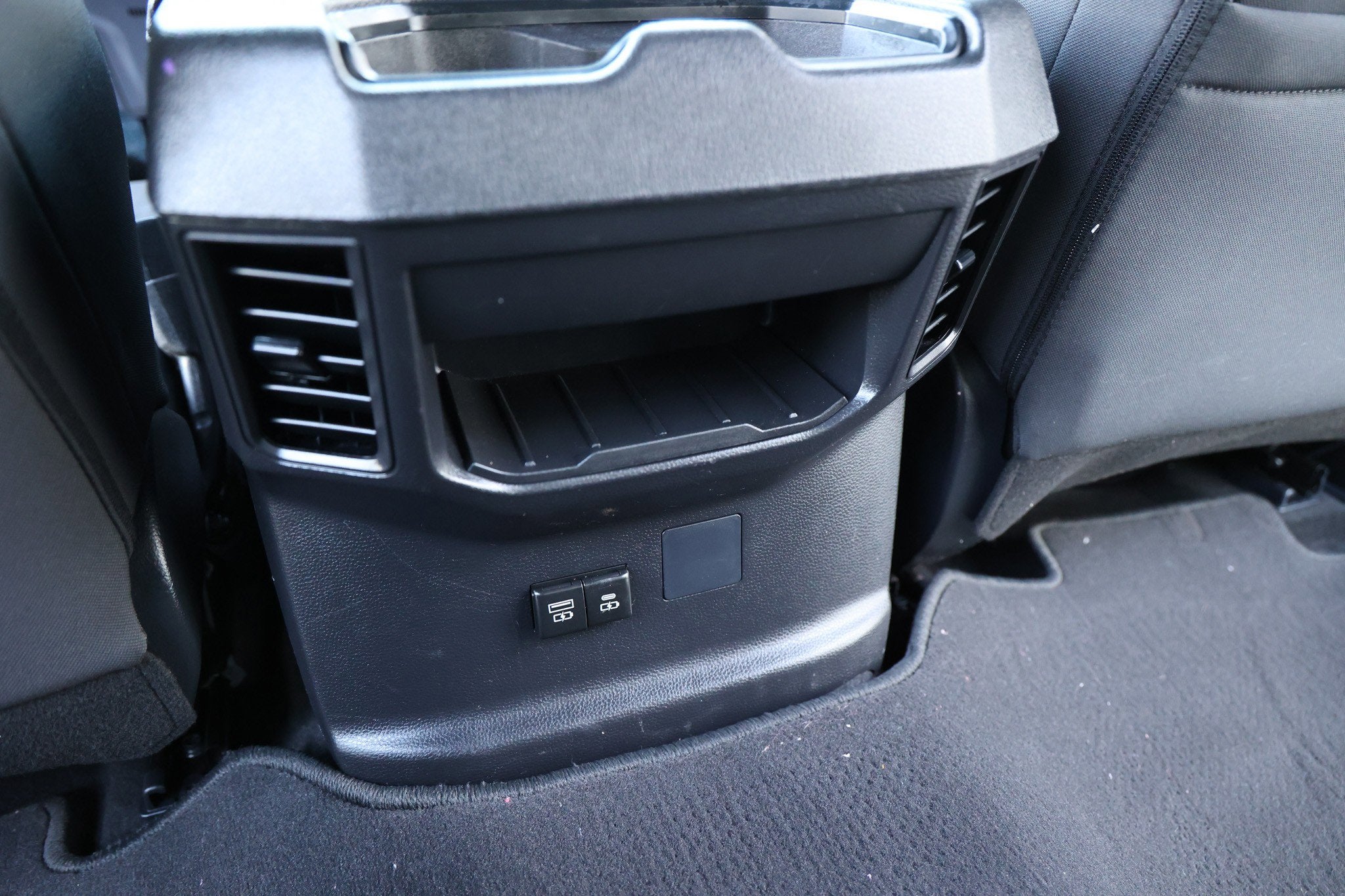 2025 Toyota TUNDRA 4X2 SR5