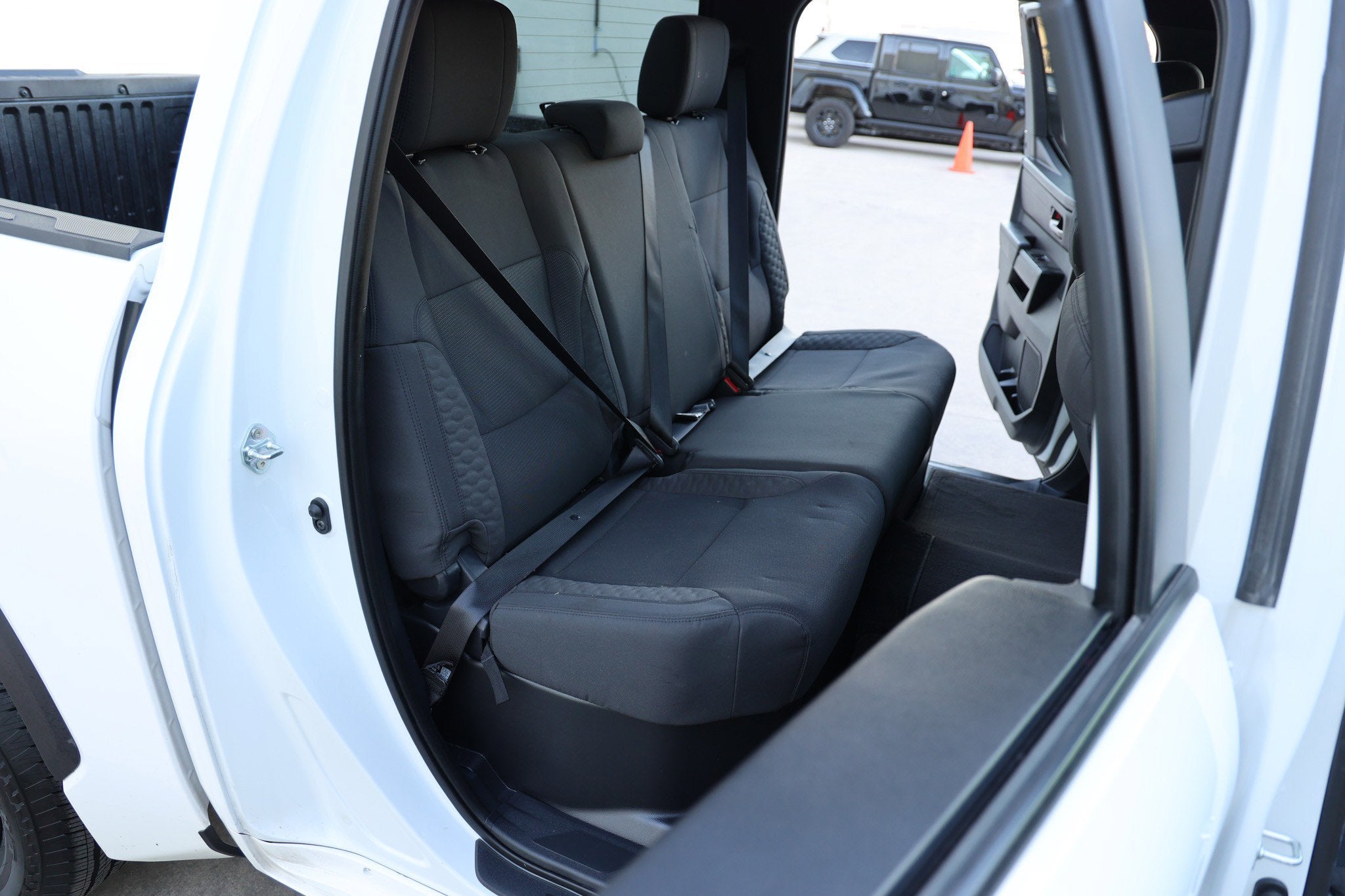 2025 Toyota TUNDRA 4X2 SR5