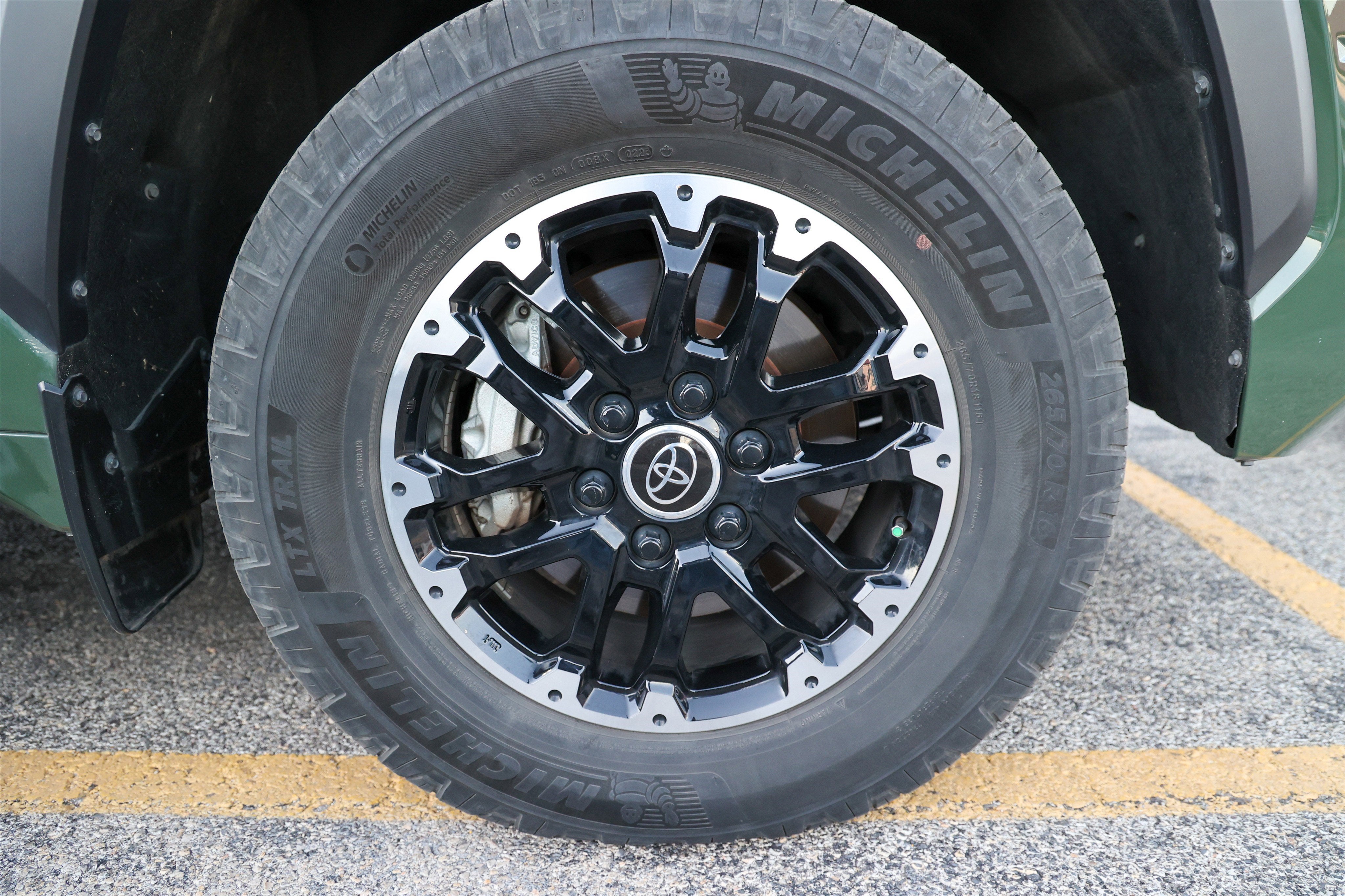 2023 Toyota TUNDRA 4X2 SR5