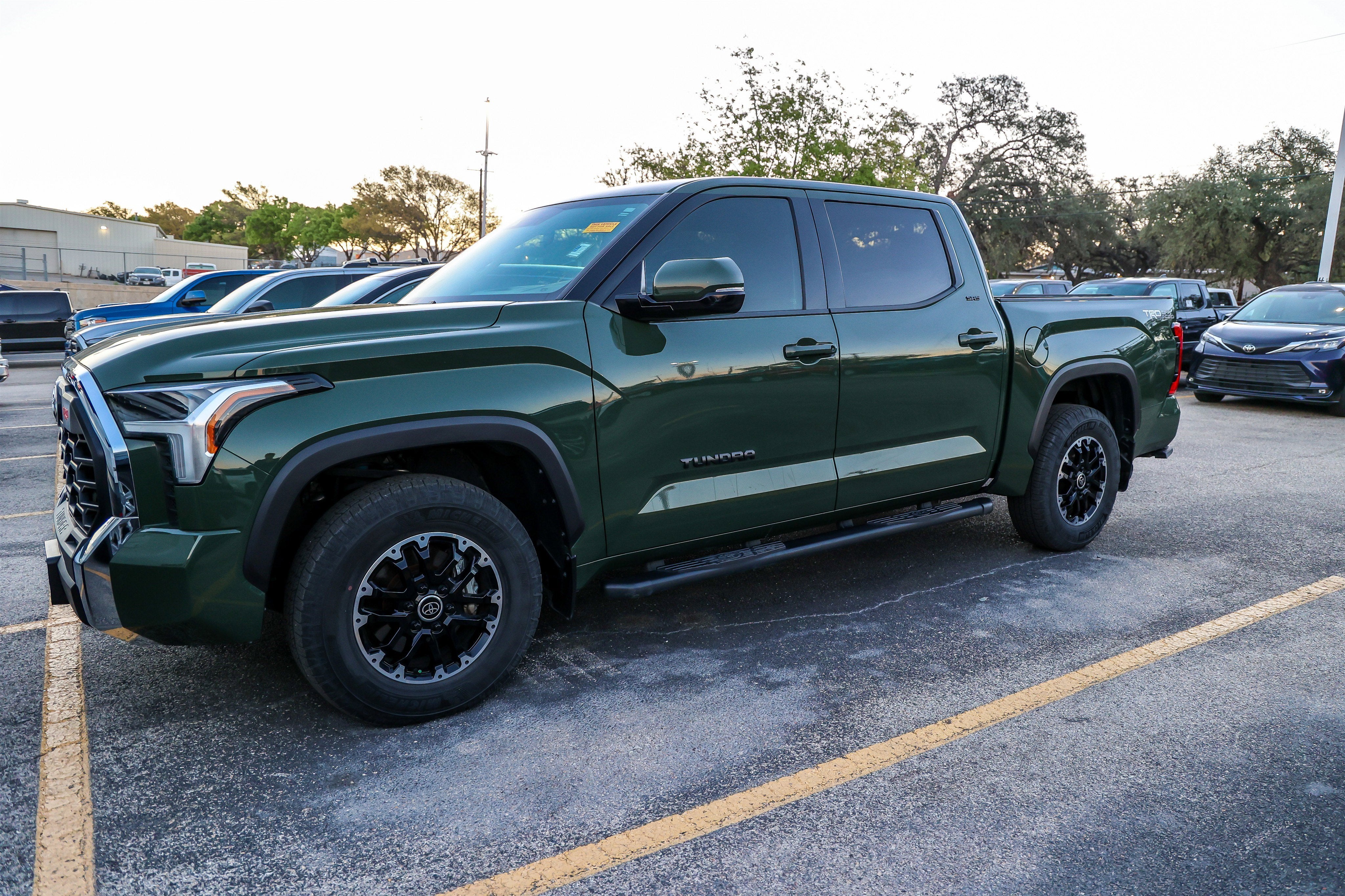 2023 Toyota TUNDRA 4X2 SR5