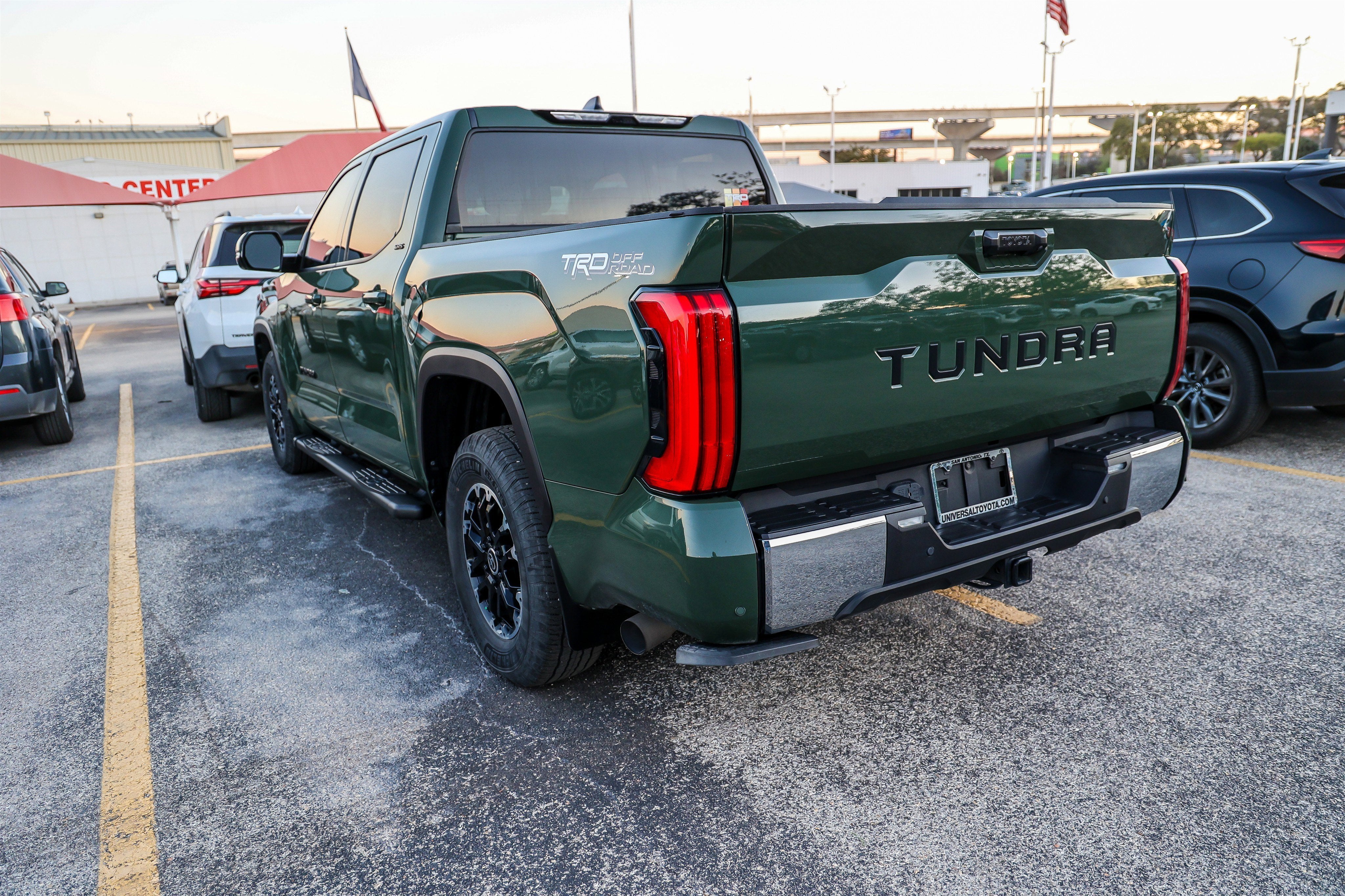 2023 Toyota TUNDRA 4X2 SR5