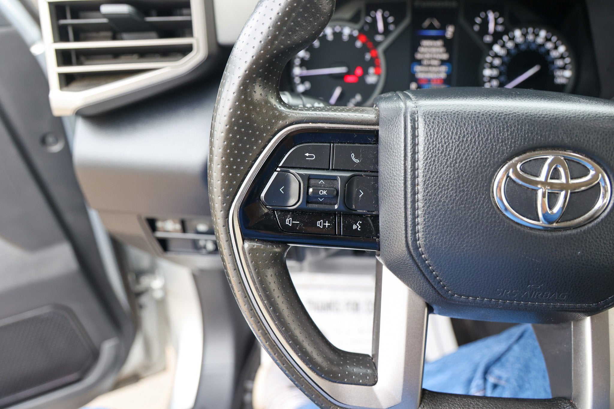 2023 Toyota TUNDRA 4X4 SR5