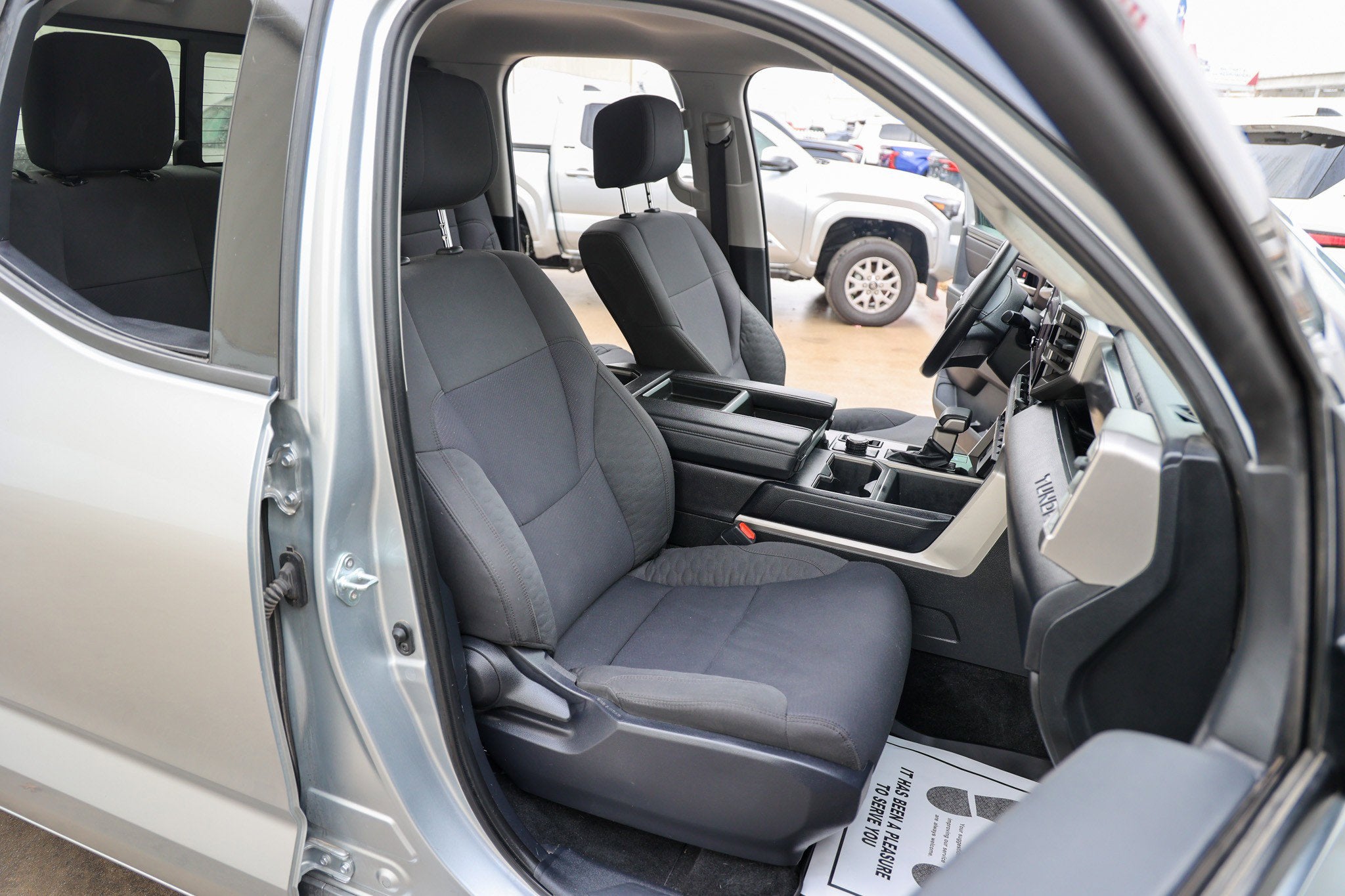 2023 Toyota TUNDRA 4X4 SR5