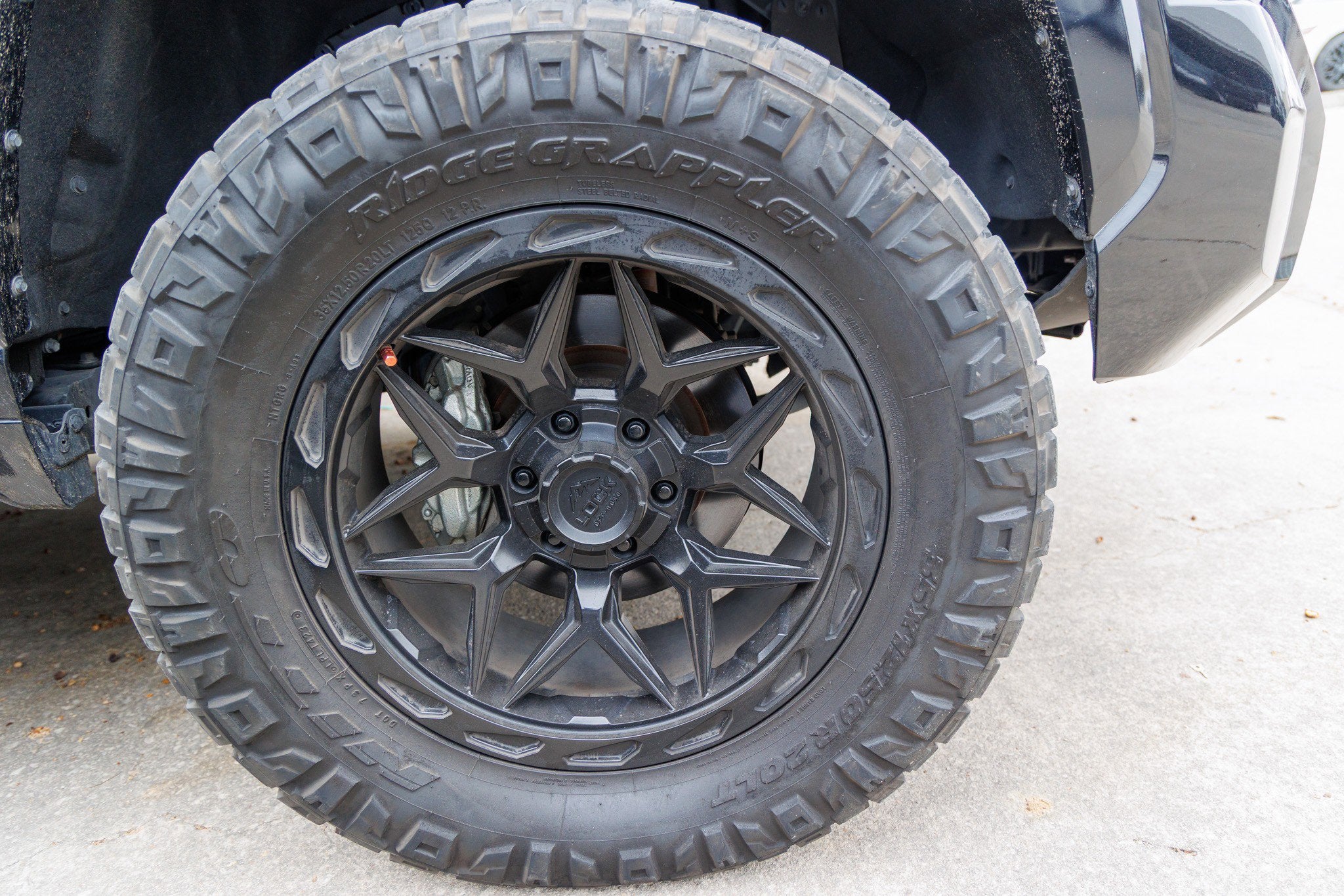 2024 Toyota TUNDRA 4X4 SR5