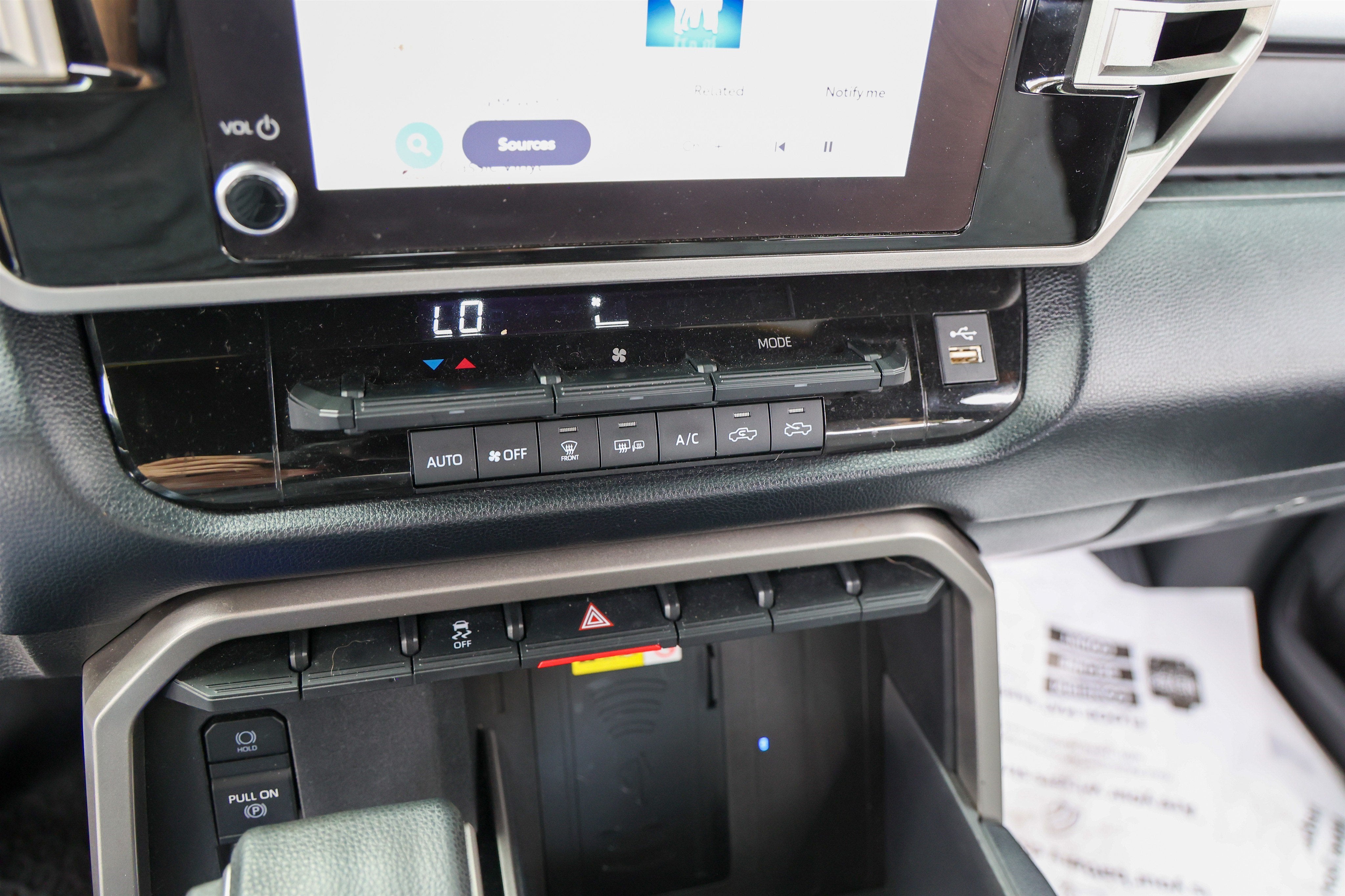 2025 Toyota TUNDRA 4X4 SR5