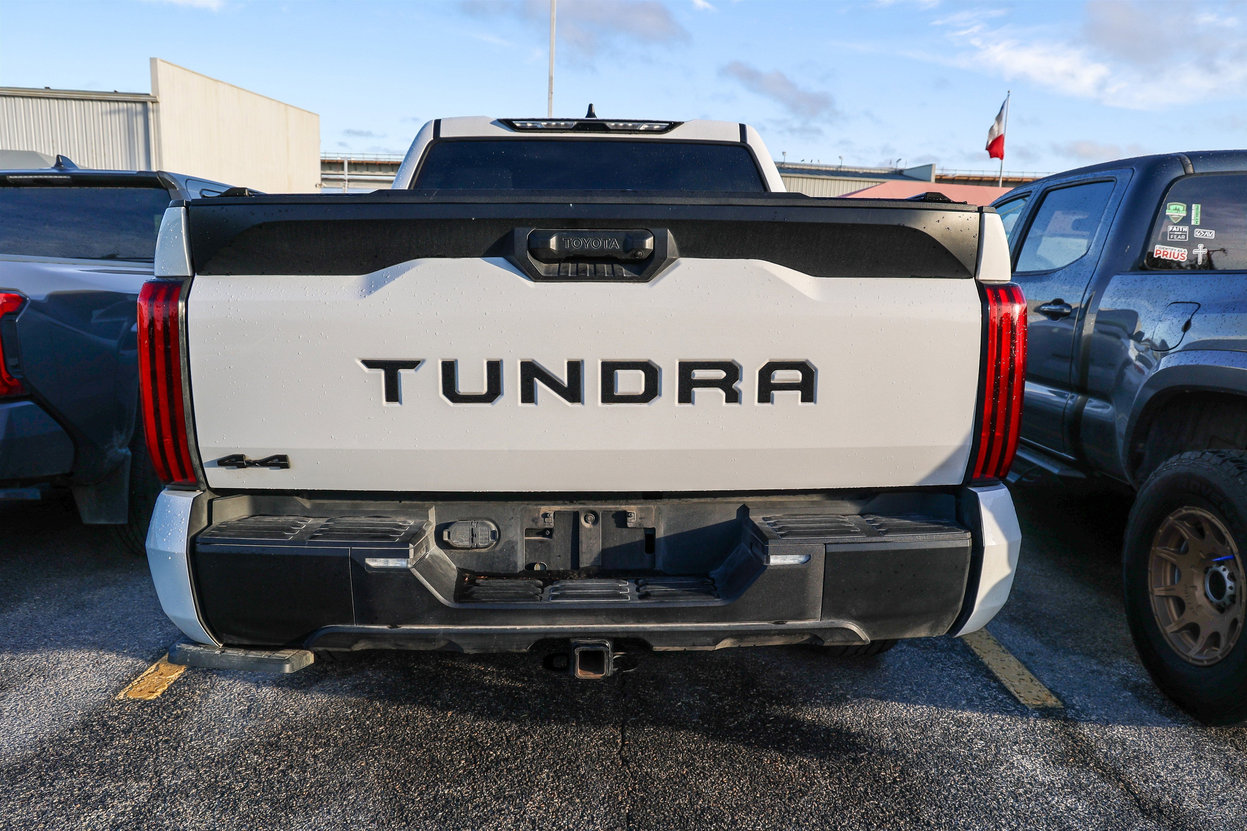 2025 Toyota TUNDRA 4X4 SR5