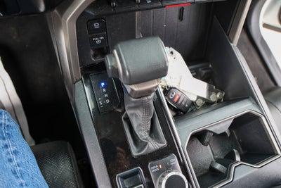 2024 Toyota TUNDRA 4X4 SR5