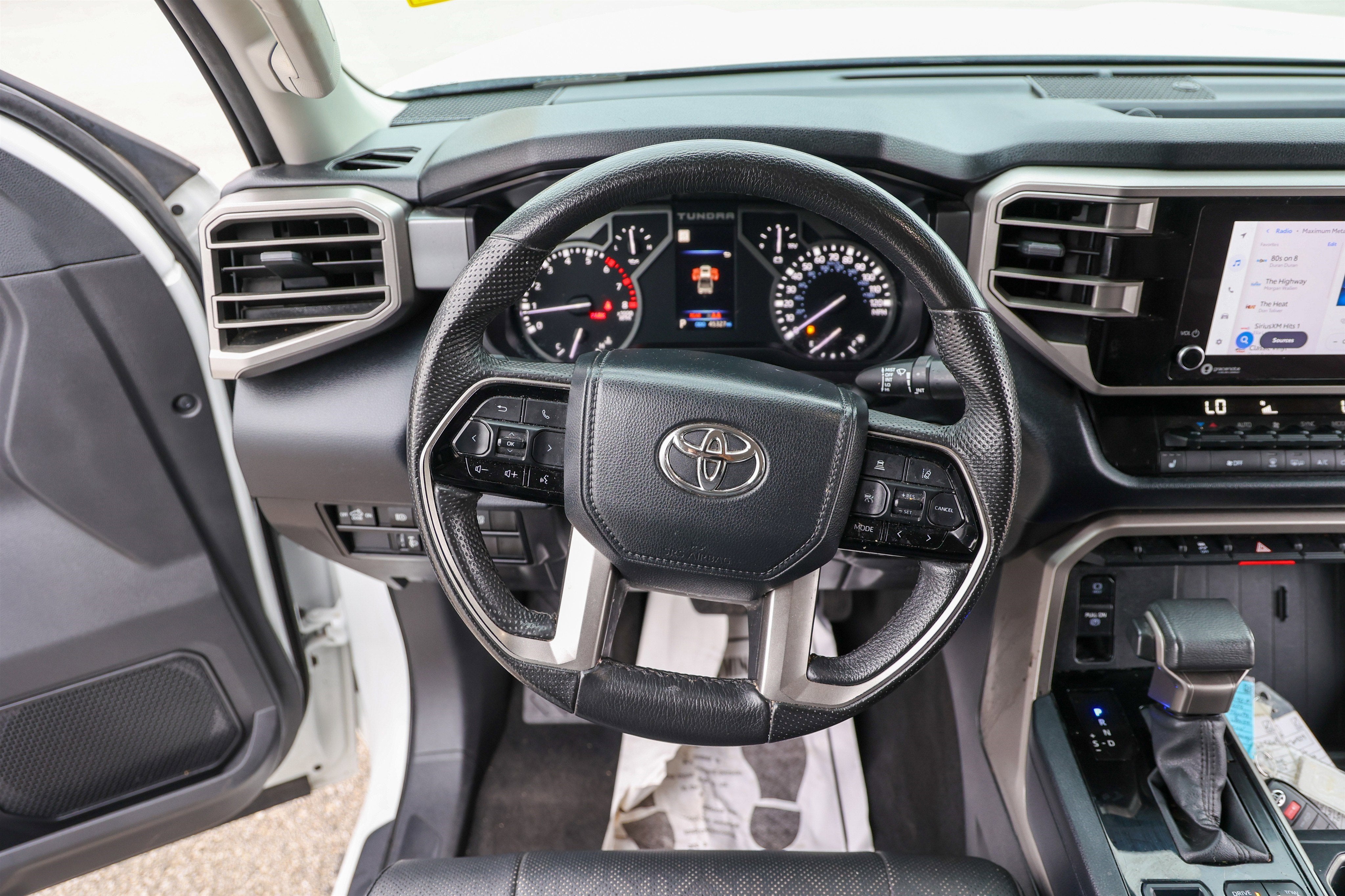 2024 Toyota TUNDRA 4X4 SR5