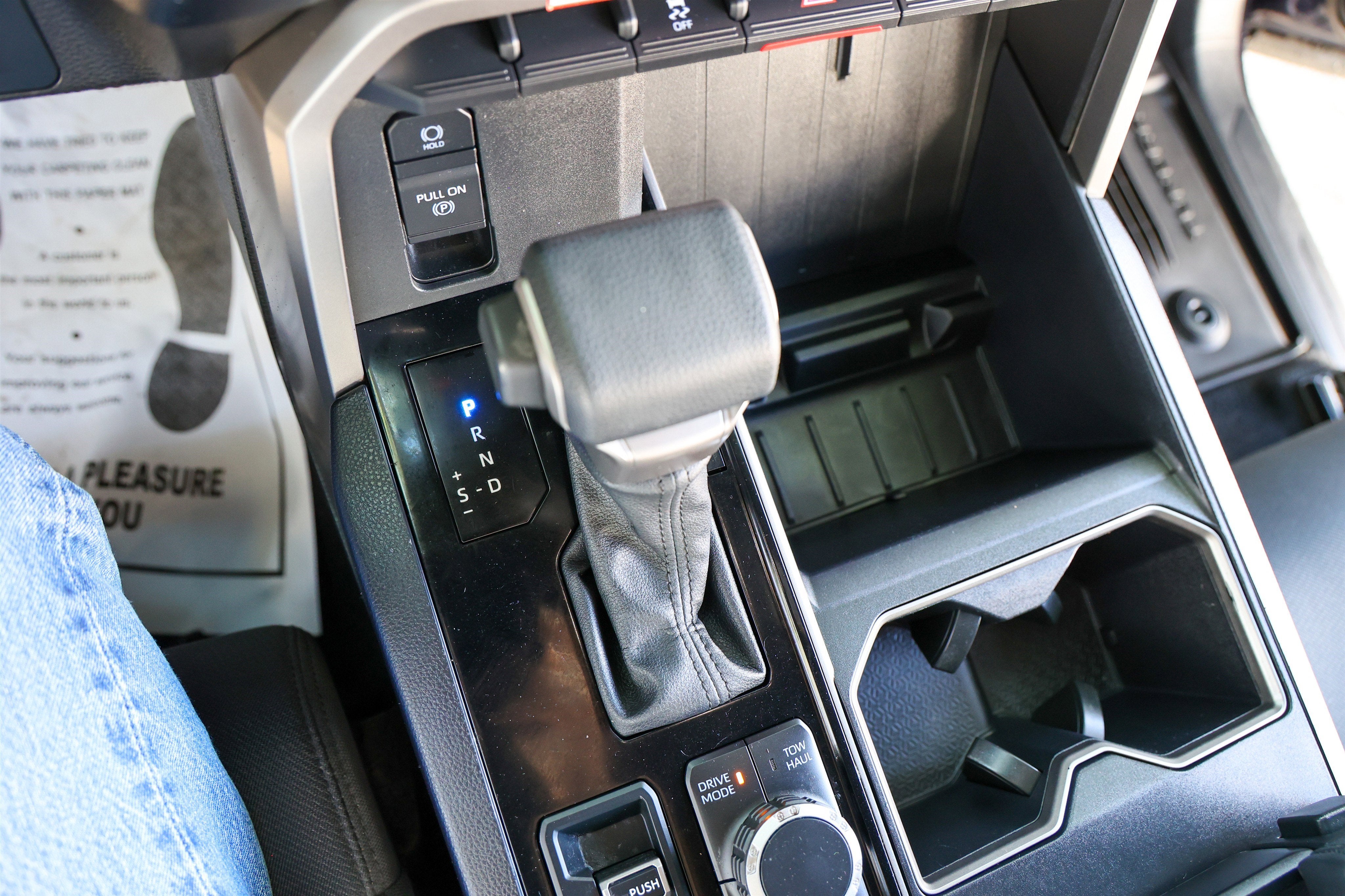 2025 Toyota TUNDRA 4X4 SR5