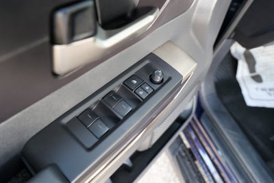 2025 Toyota TUNDRA 4X4 SR5