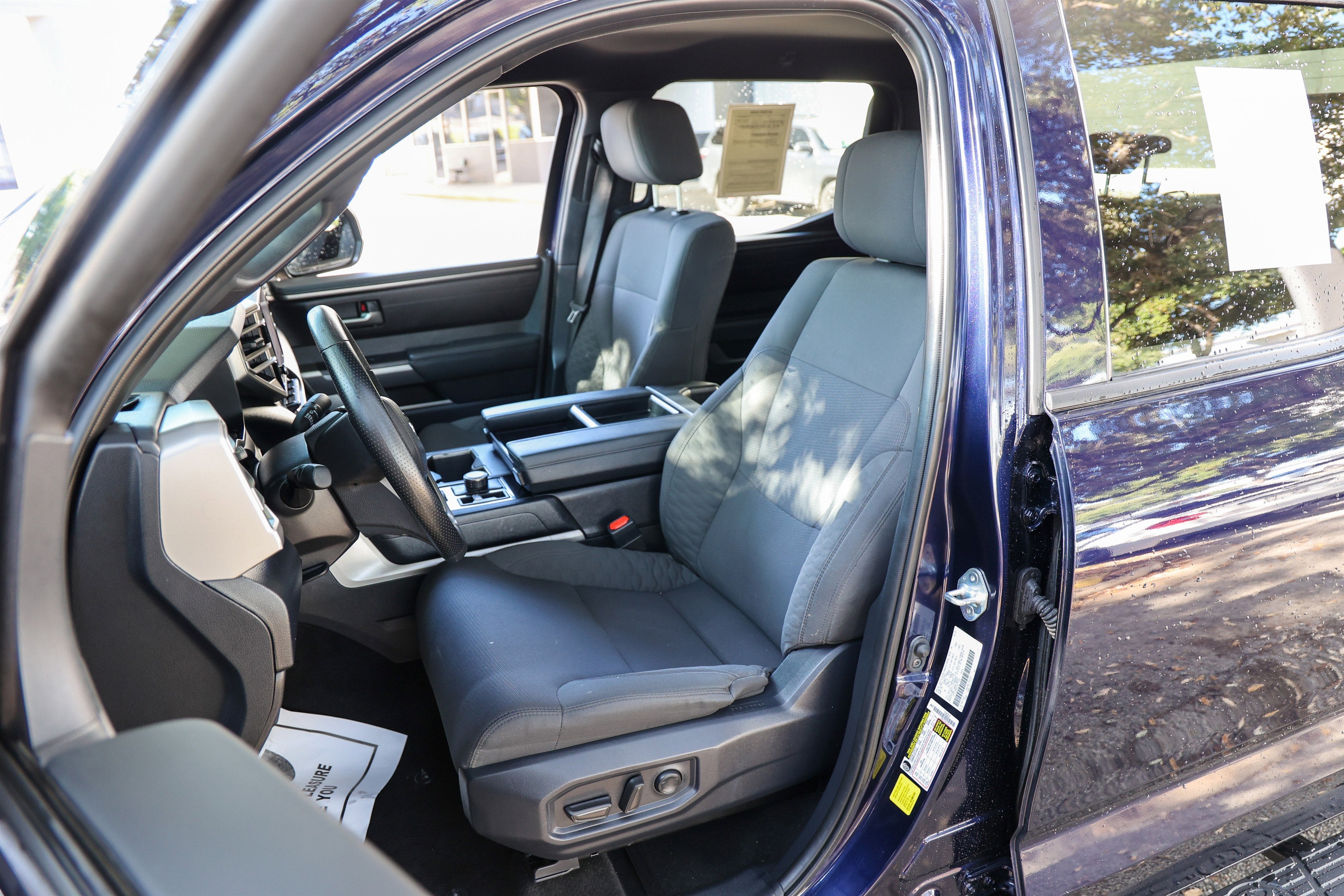 2025 Toyota TUNDRA 4X4 SR5