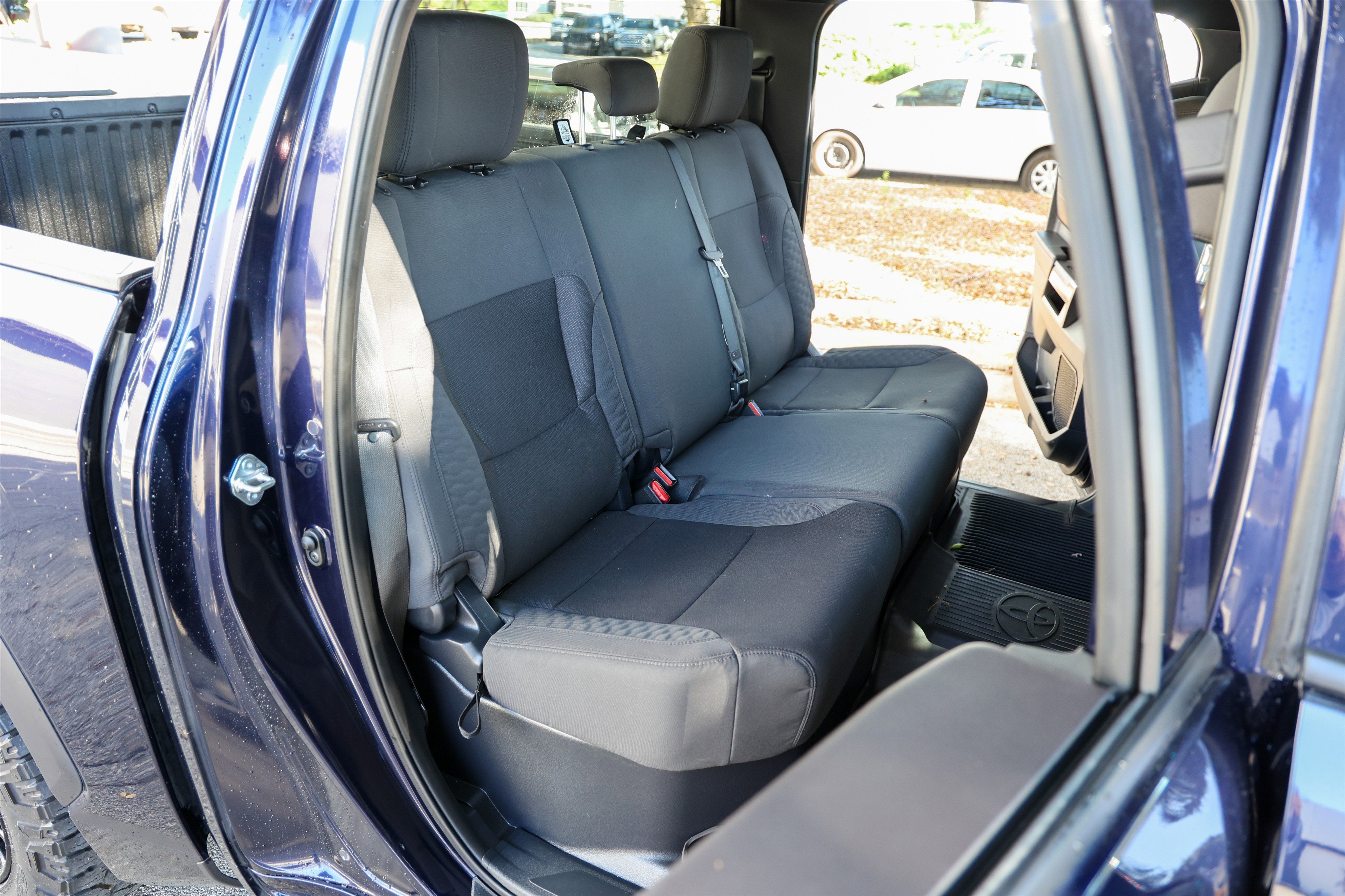 2025 Toyota TUNDRA 4X4 SR5