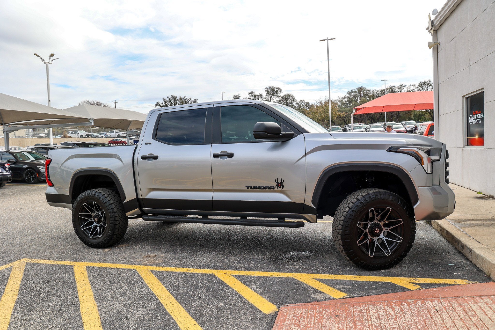 2024 Toyota TUNDRA 4X4 SR5