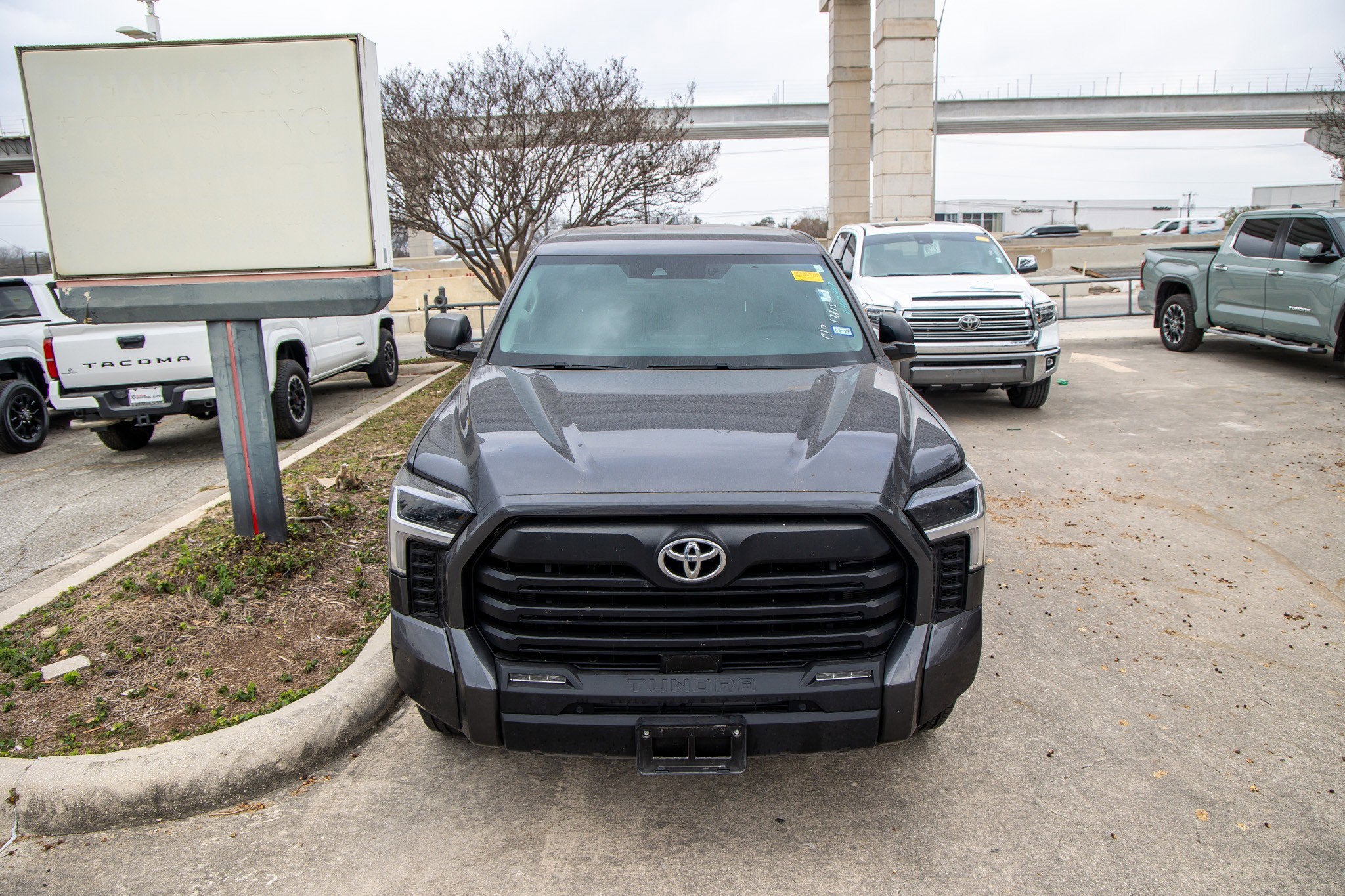 2024 Toyota TUNDRA 4X4 SR5