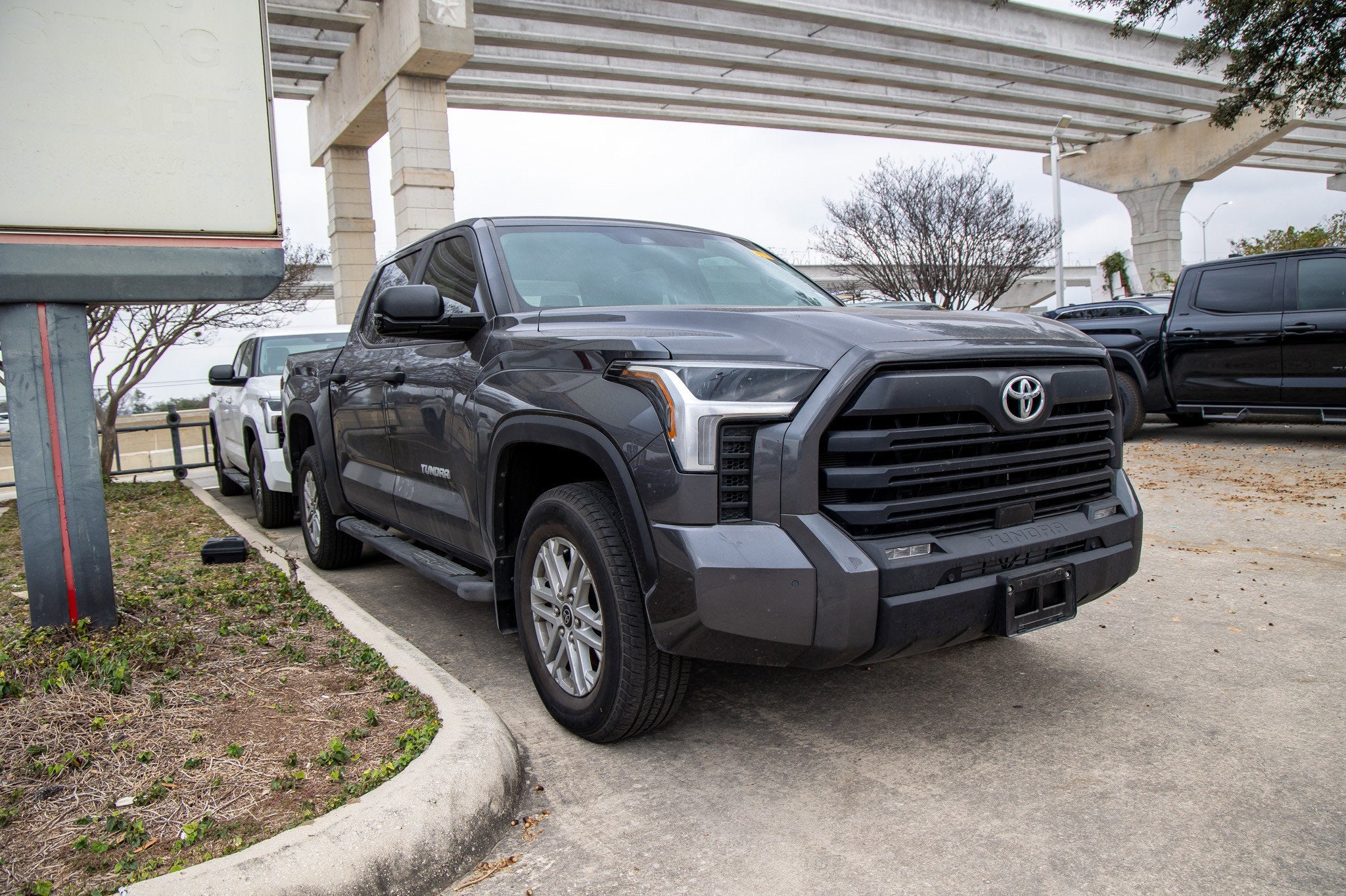 2024 Toyota TUNDRA 4X4 SR5