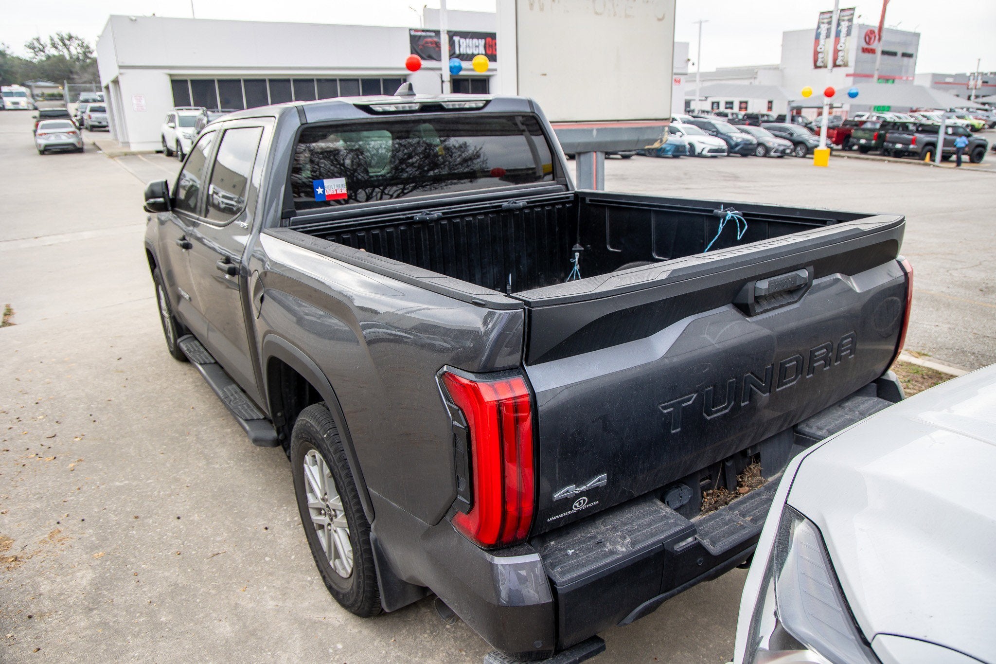 2024 Toyota TUNDRA 4X4 SR5