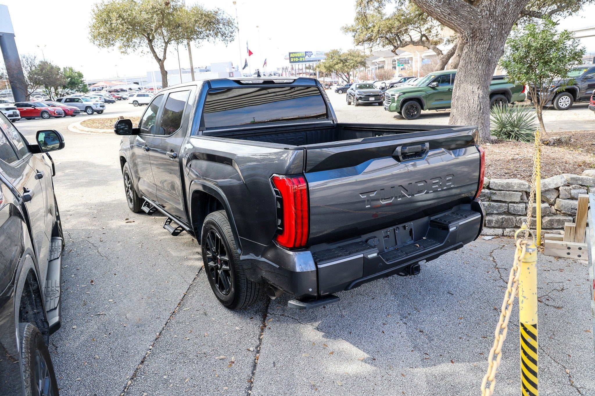 2024 Toyota TUNDRA 4X4 SR5