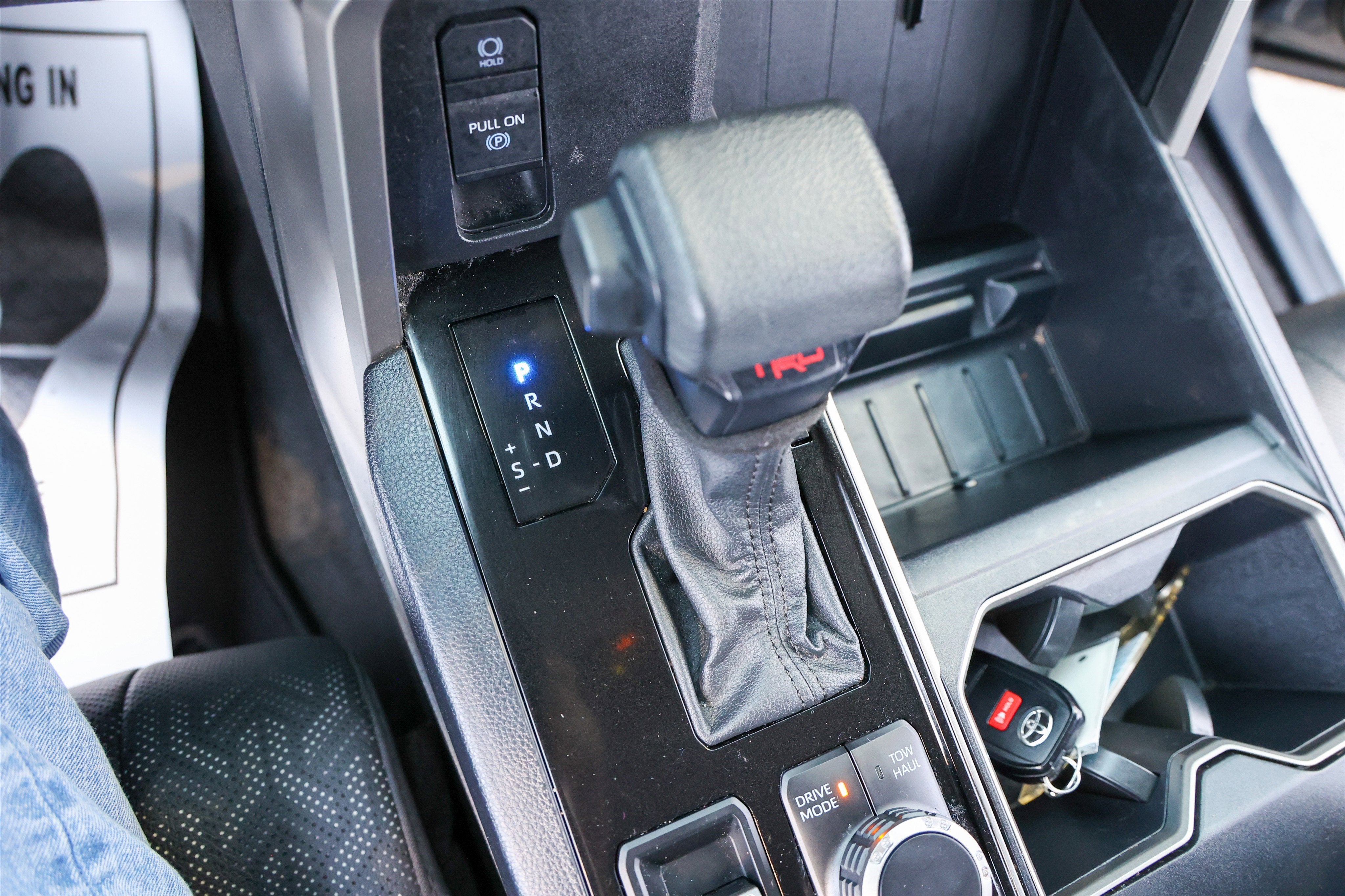 2023 Toyota TUNDRA 4X4 SR5