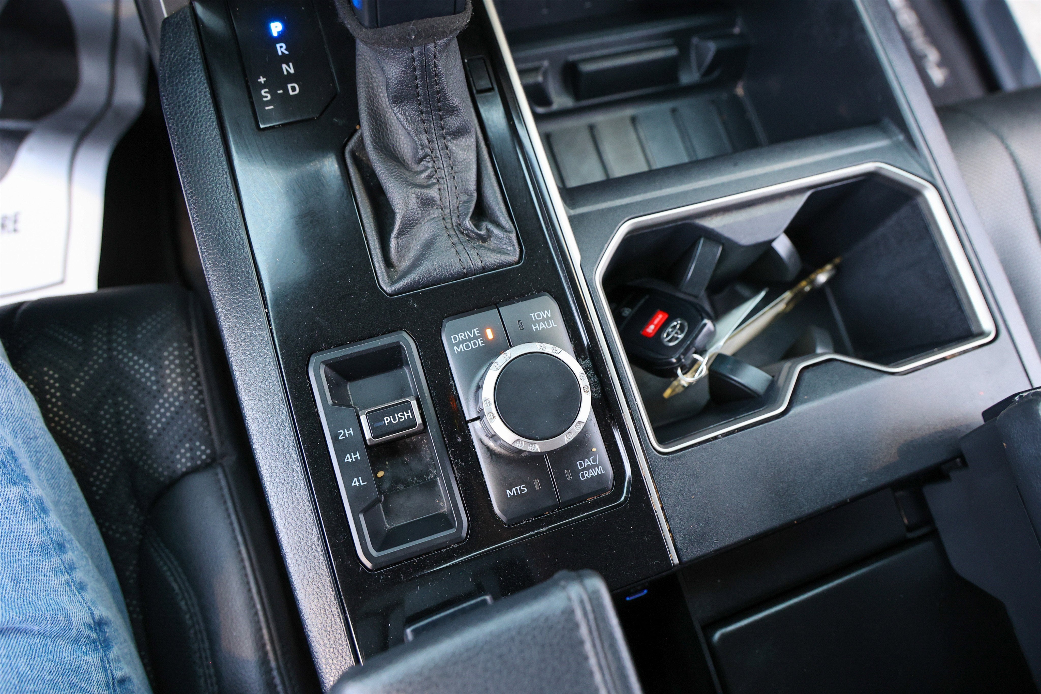 2023 Toyota TUNDRA 4X4 SR5