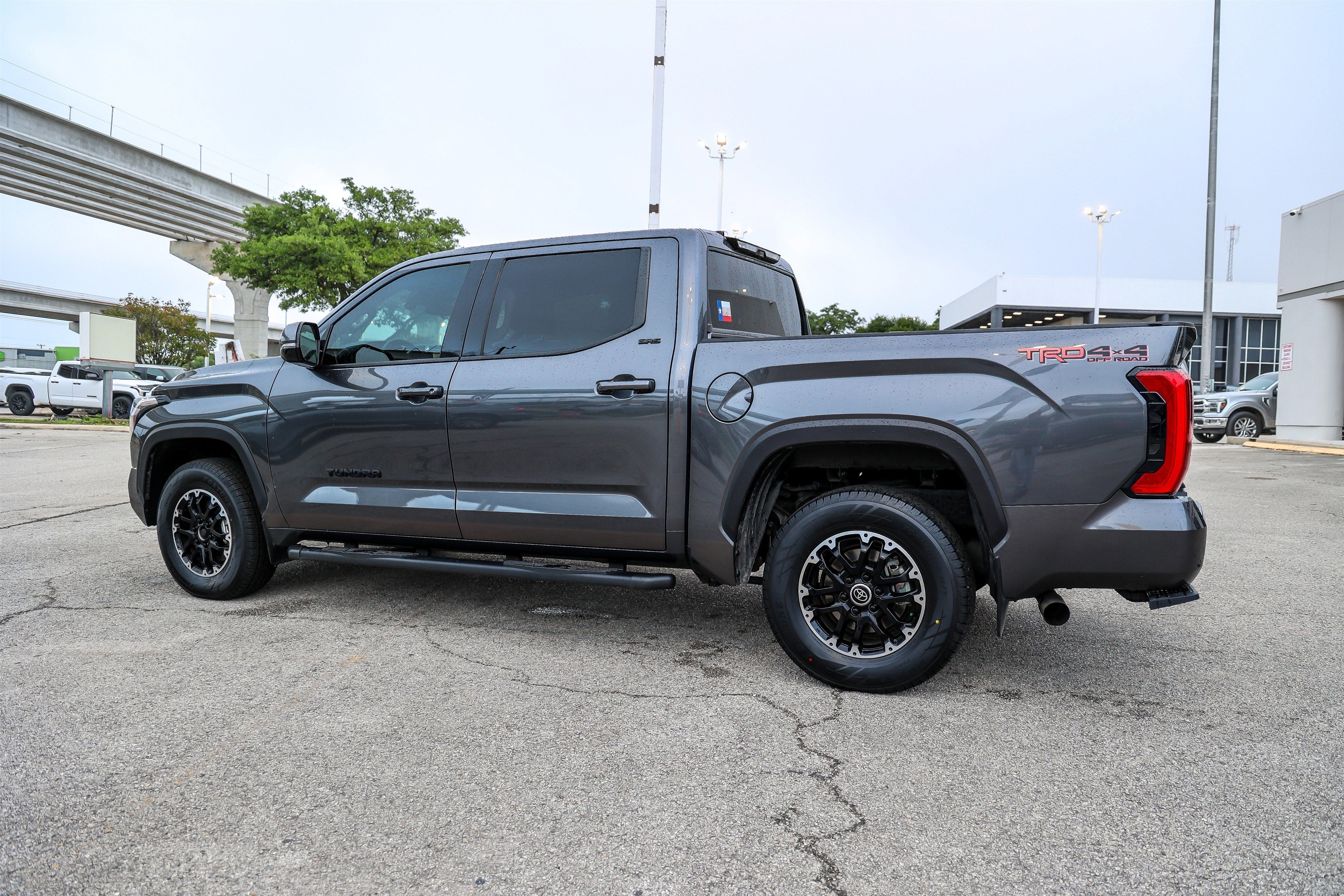 2023 Toyota TUNDRA 4X4 SR5