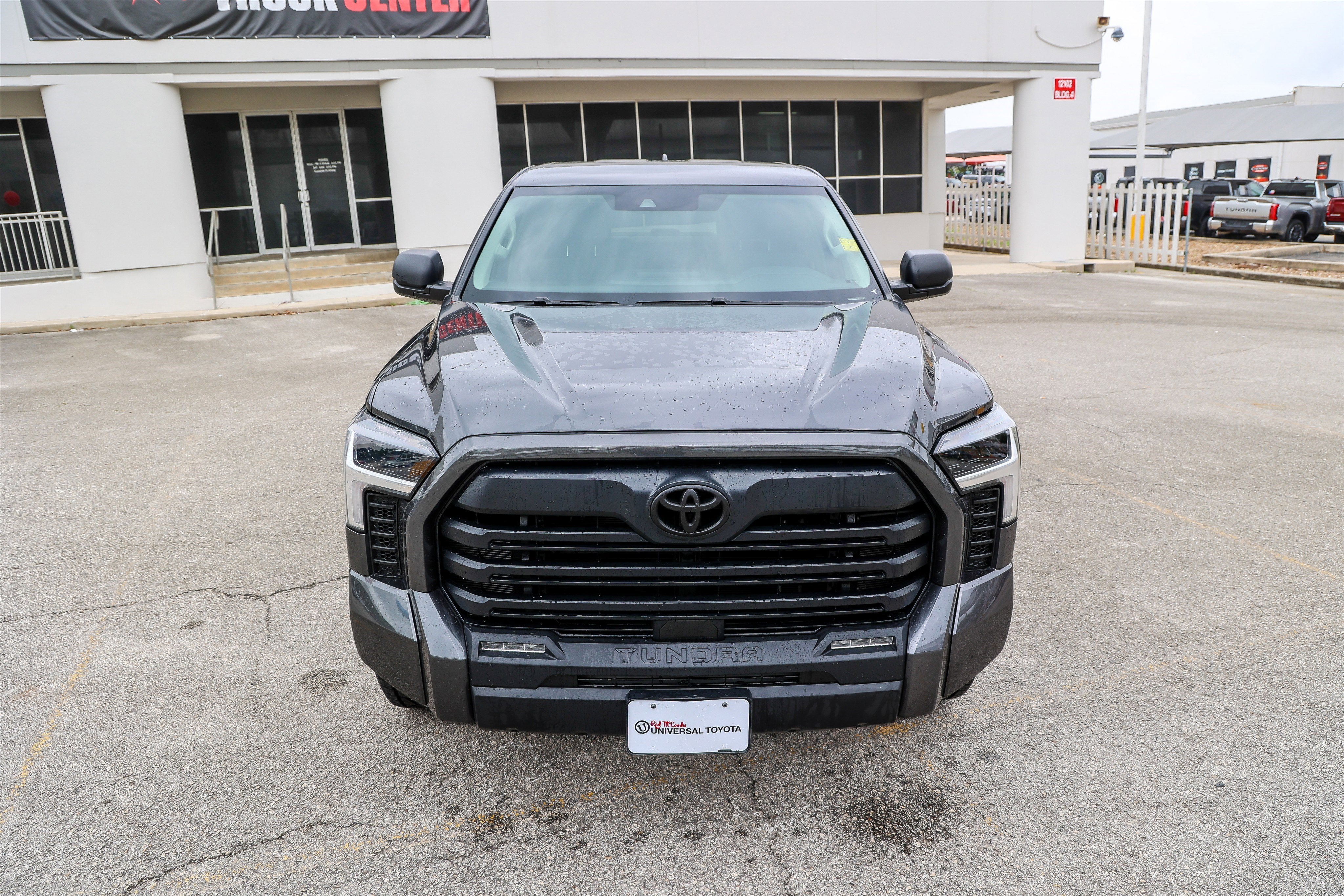 2024 Toyota TUNDRA 4X4 SR5